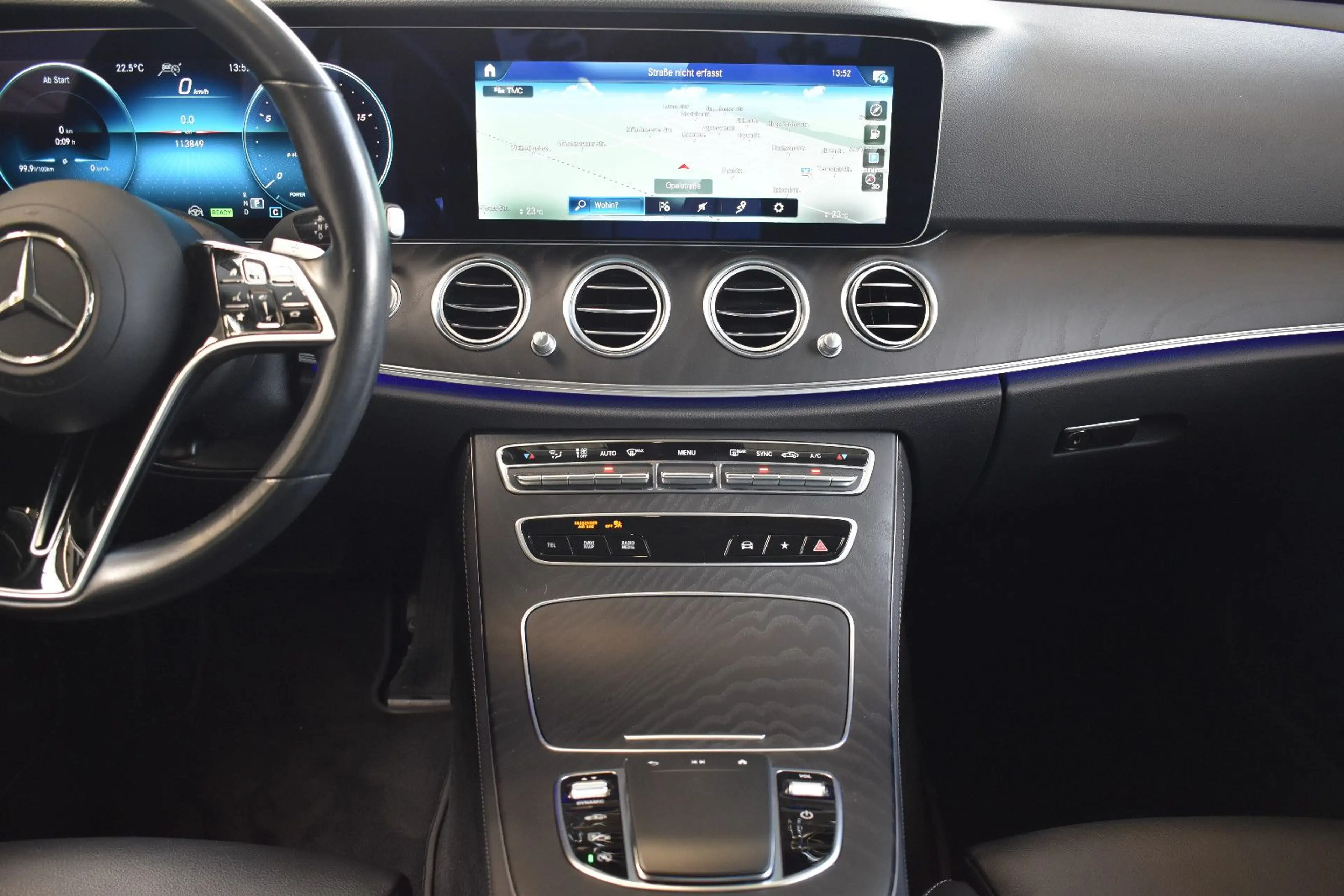 Mercedes-Benz E 220 E220d Limo Avantgarde 9G-tronic LED~AIR~WideScr. — photo 13