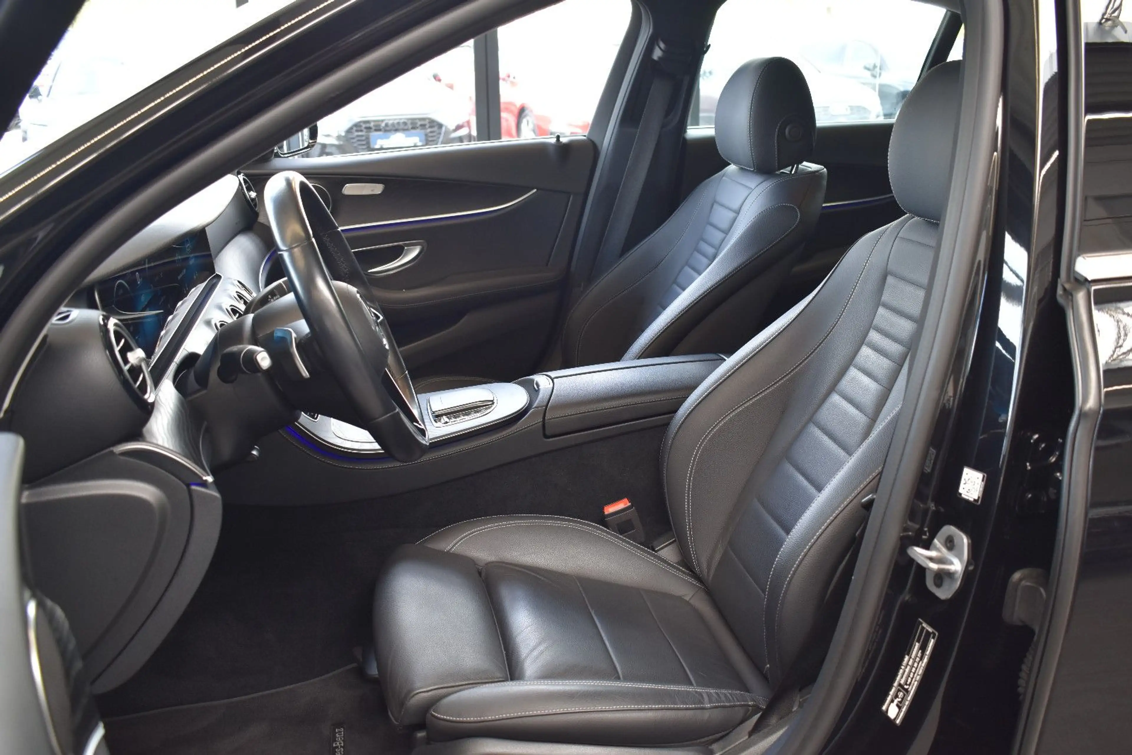 Mercedes-Benz E 220 E220d Limo Avantgarde 9G-tronic LED~AIR~WideScr. — photo 8