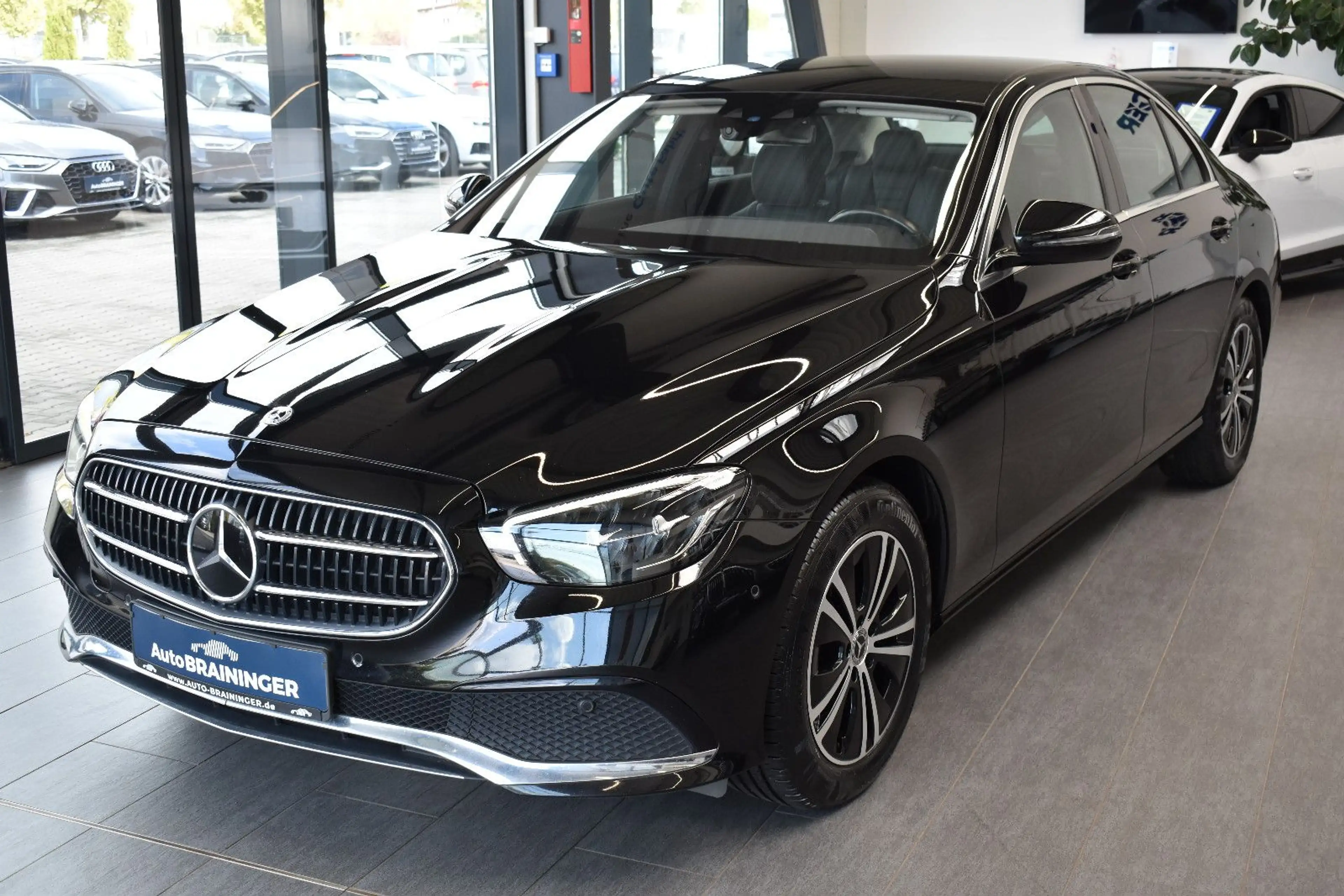 Mercedes-Benz E 220 E220d Limo Avantgarde 9G-tronic LED~AIR~WideScr. — photo 4