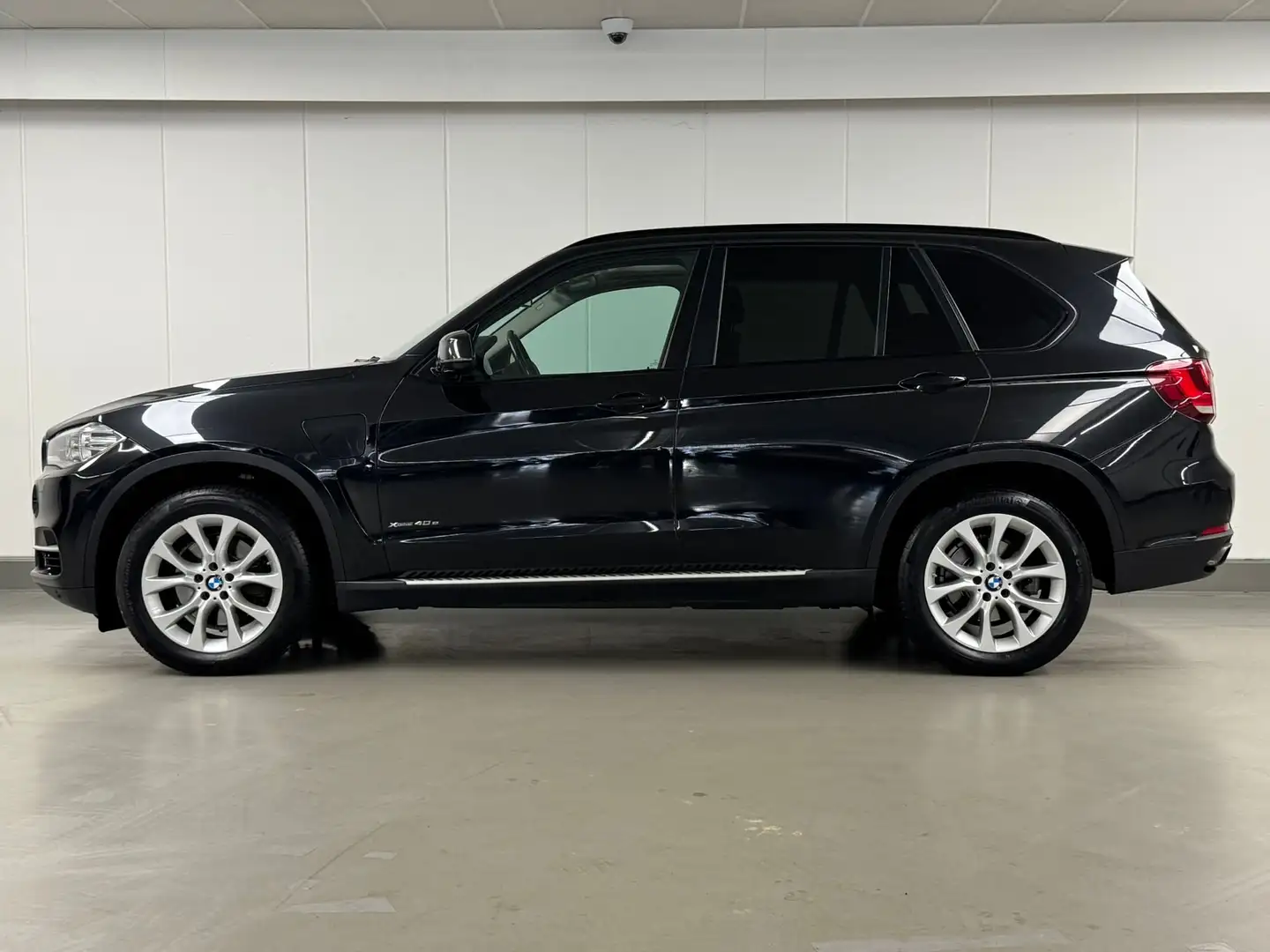 BMW X5 X-DRIVE 40e TOIT PANO CAMERA GPS CUIR HARMAN LED Zwart - 2