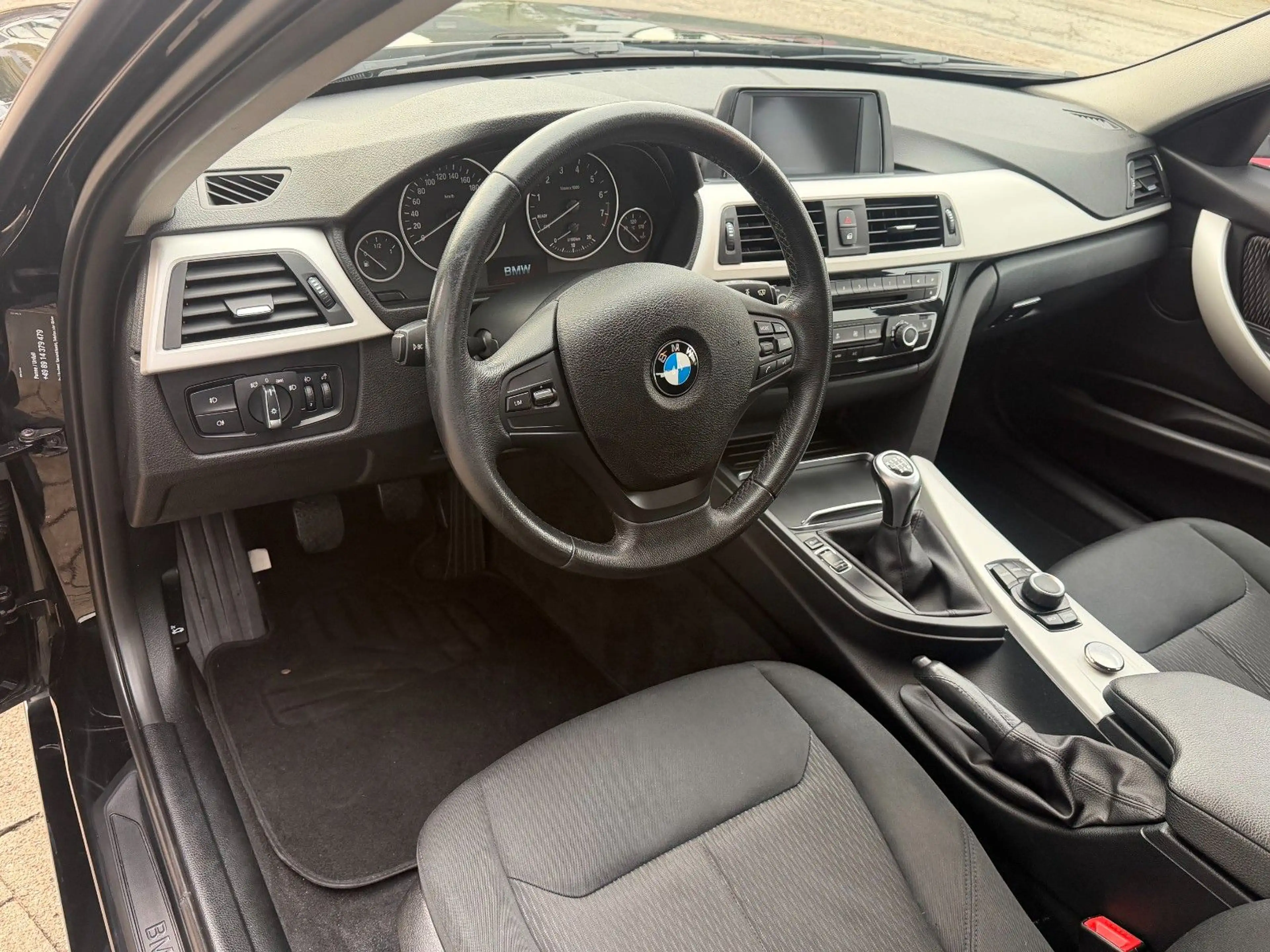 BMW 318 Touring/ PDC/ Klimaaut/ BMW-Scheckheft — photo 9