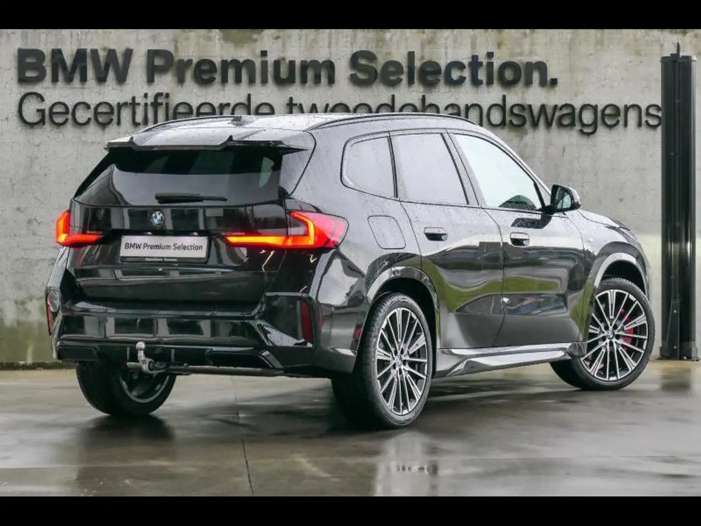 BMW X1 sDrive18iA M Sport PRO | PANO Schwarz - 2