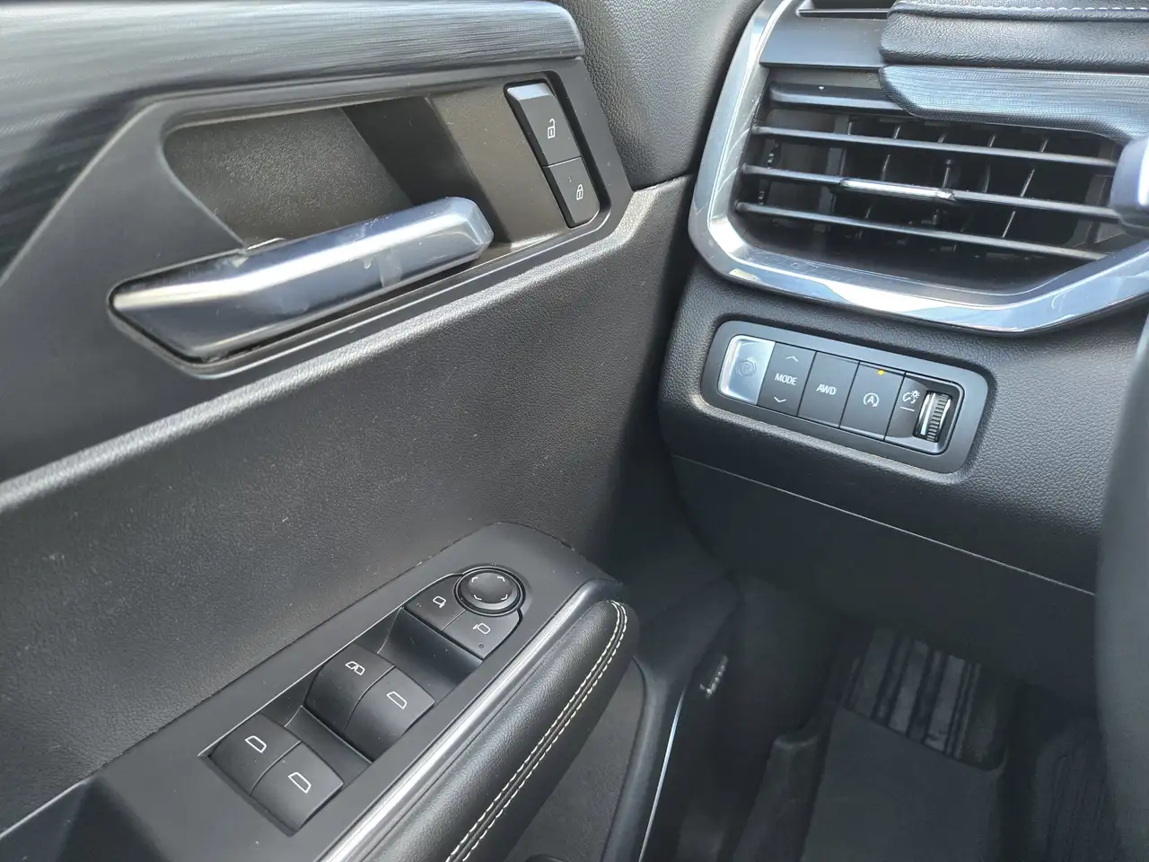 GMC Acadia photo GMC Acadia