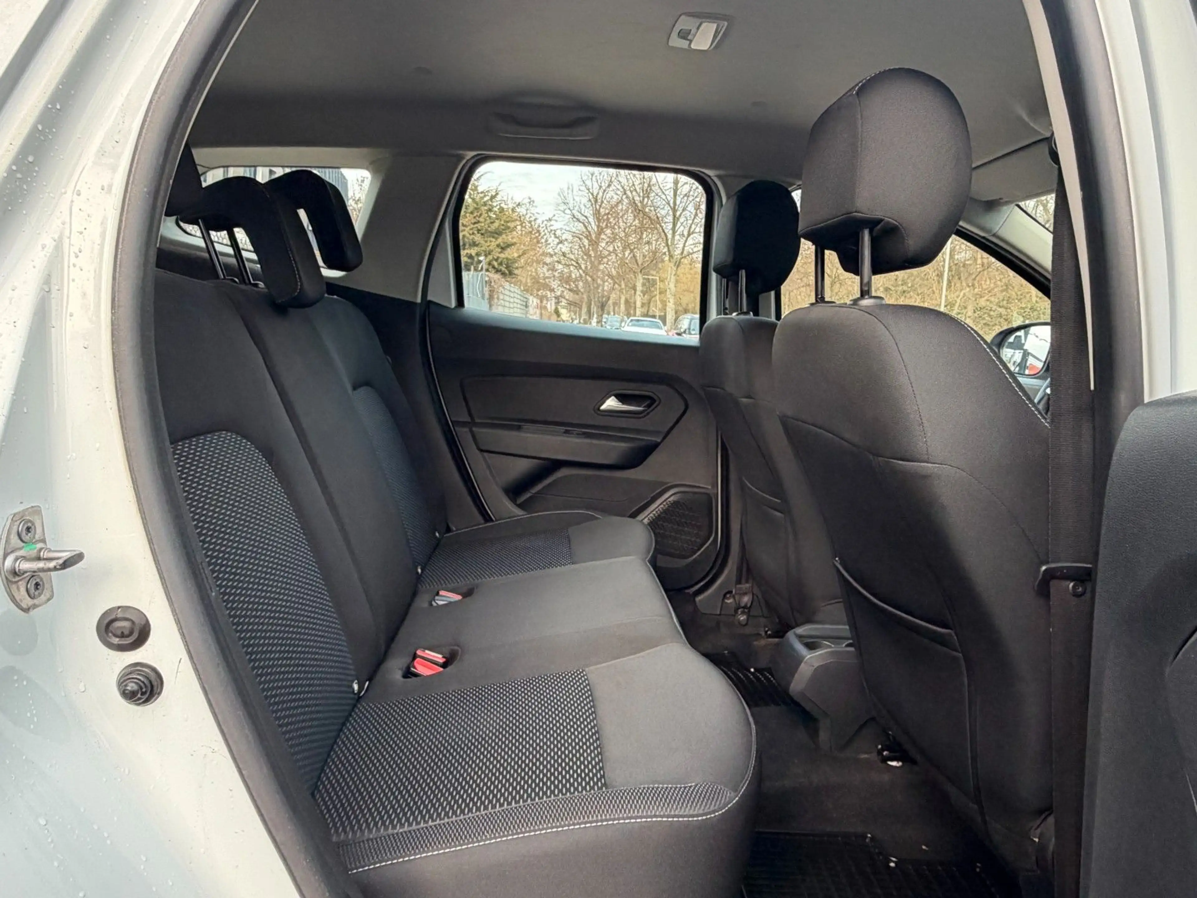 Dacia Duster II 1.6 Comfort*Nav*Carplay*Klima*Temp*PDC — photo 13
