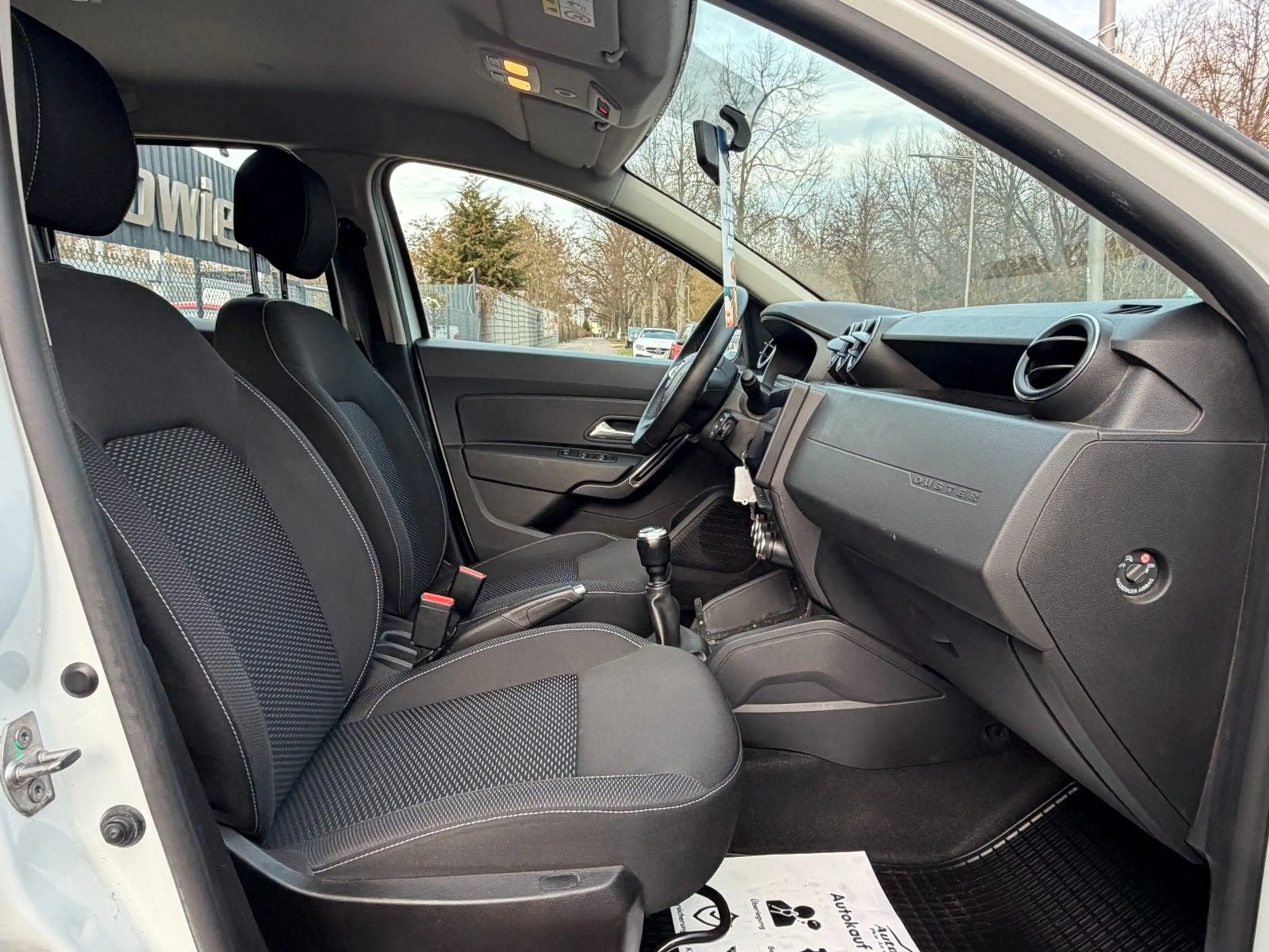 Dacia Duster II 1.6 Comfort*Nav*Carplay*Klima*Temp*PDC — photo 12