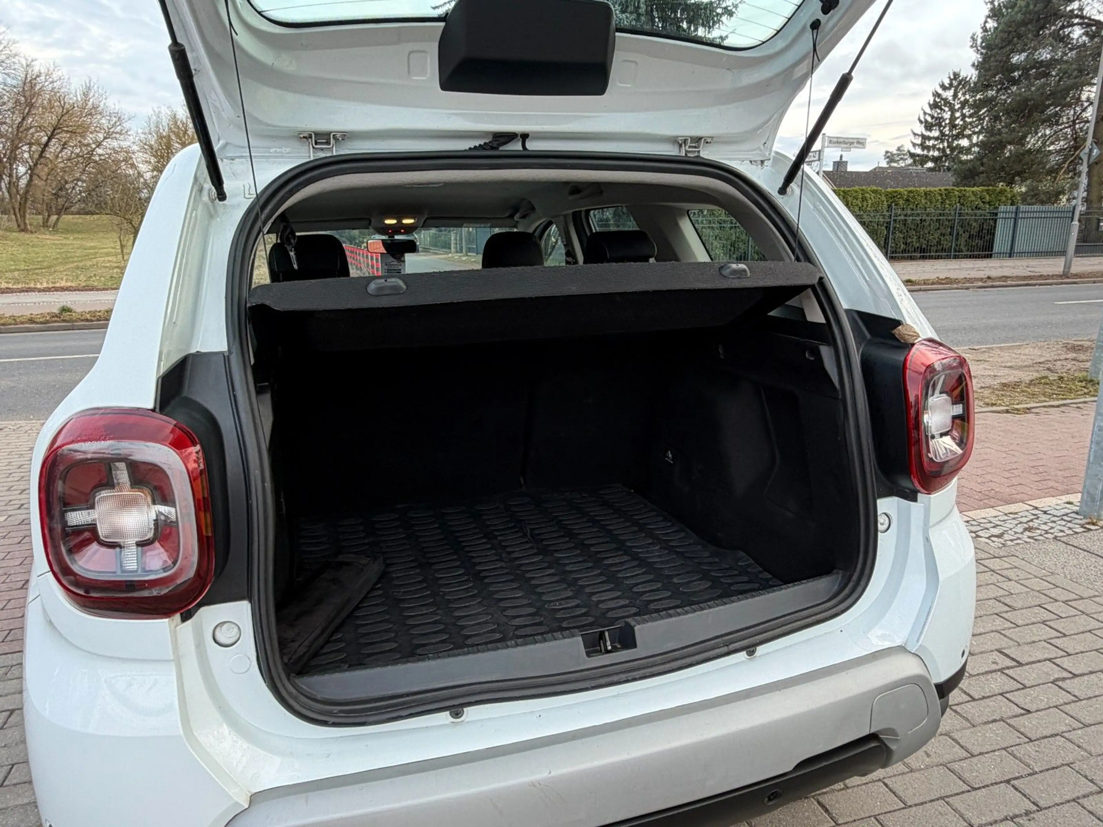 Dacia Duster II 1.6 Comfort*Nav*Carplay*Klima*Temp*PDC — photo 10