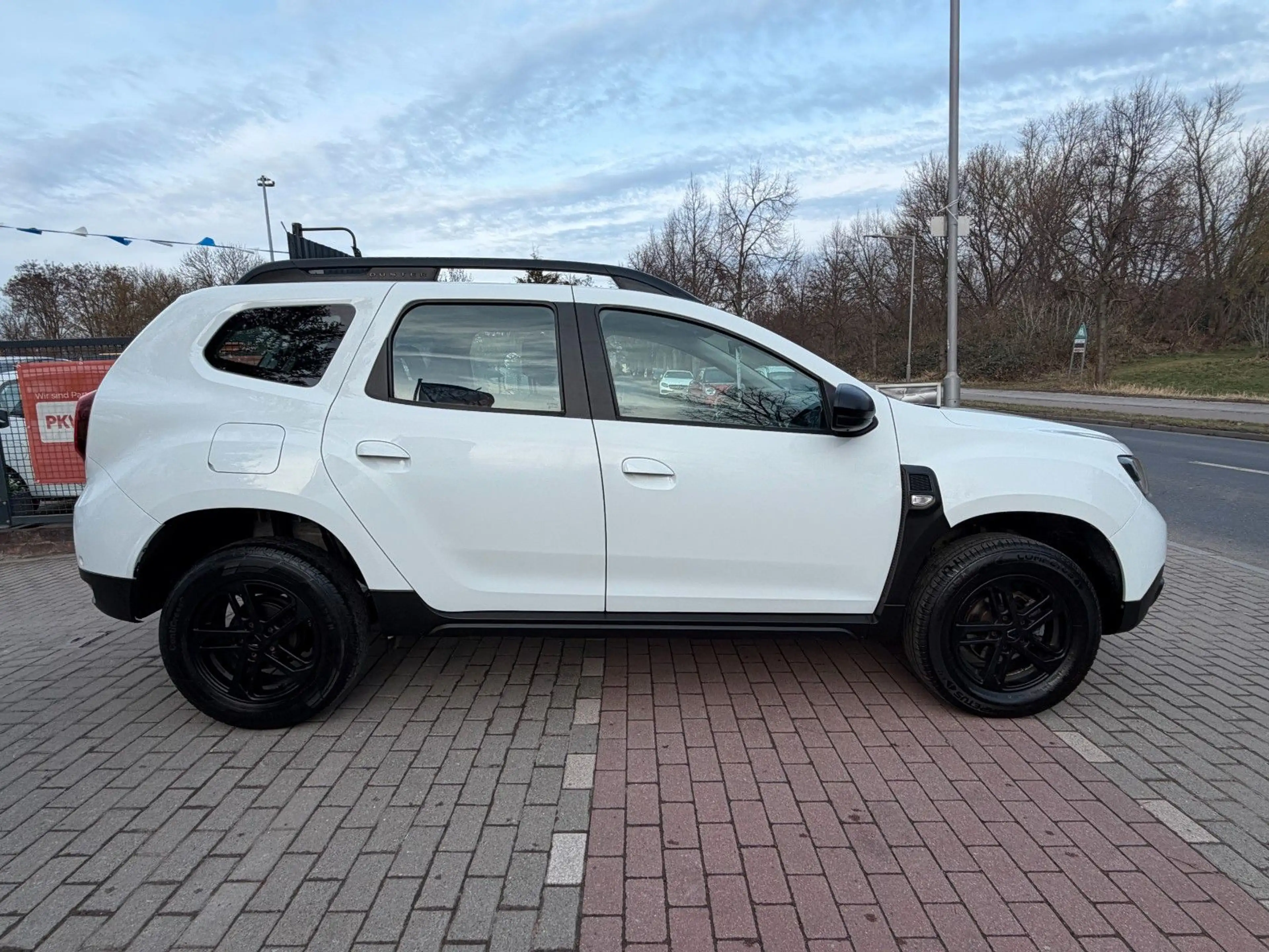 Dacia Duster II 1.6 Comfort*Nav*Carplay*Klima*Temp*PDC — photo 4