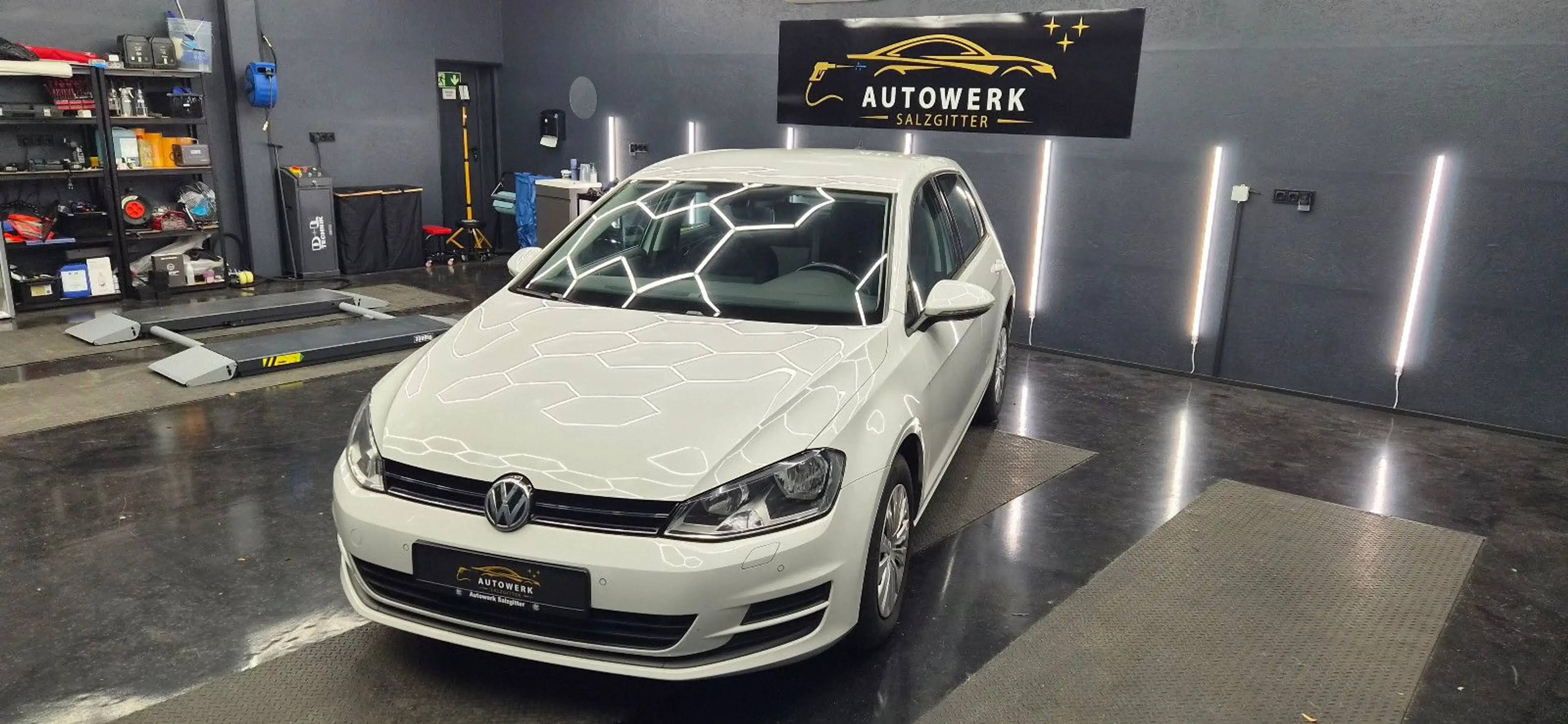 Volkswagen Golf VII Lim. Trend. BMT Navi.SHZ.Scheckh.Diesel — photo 2