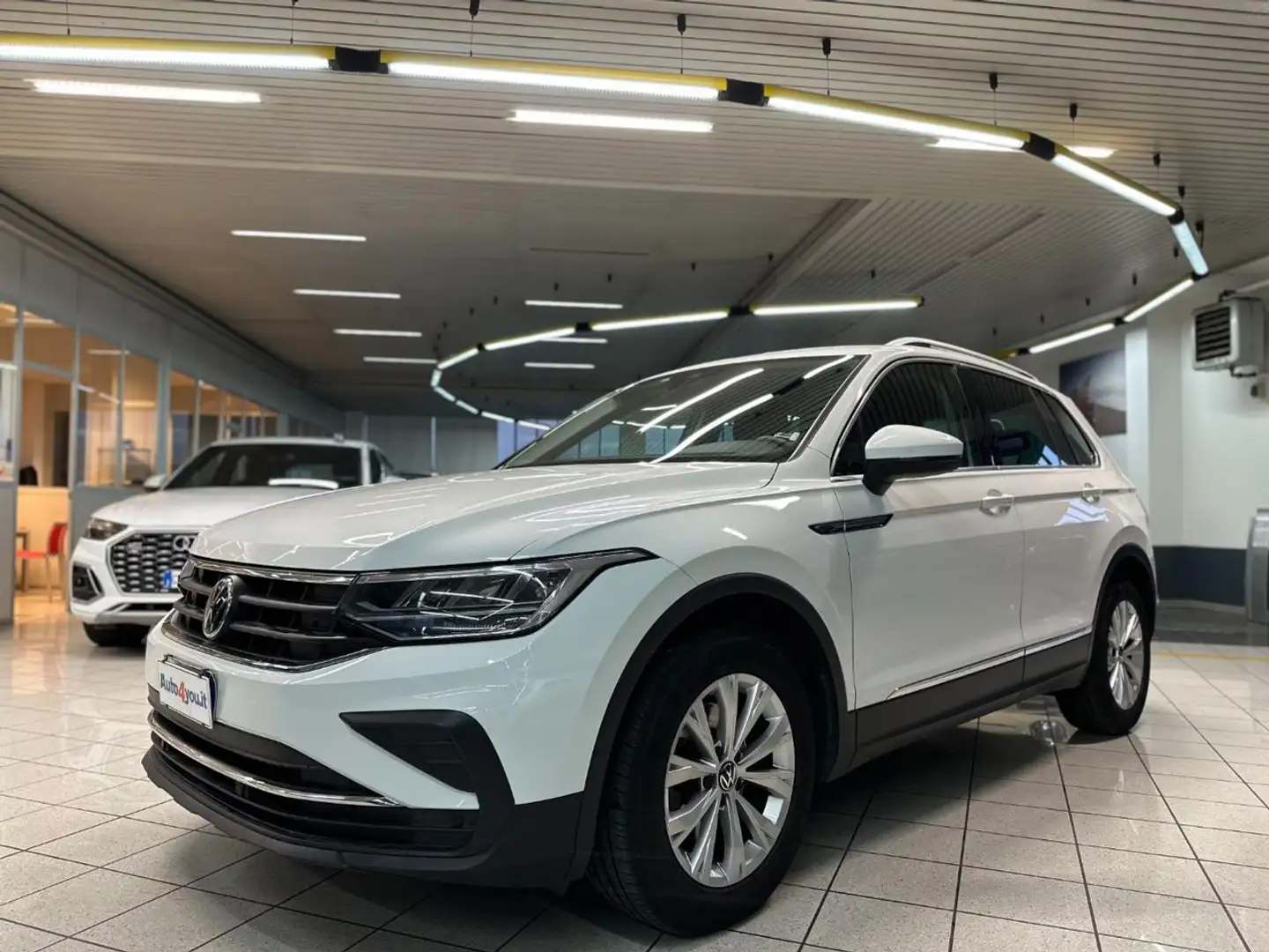 Volkswagen Tiguan 2.0 TDI 150 CV DSG Life UNICO PROPRIETARIO IVA ESP Blanco - 2