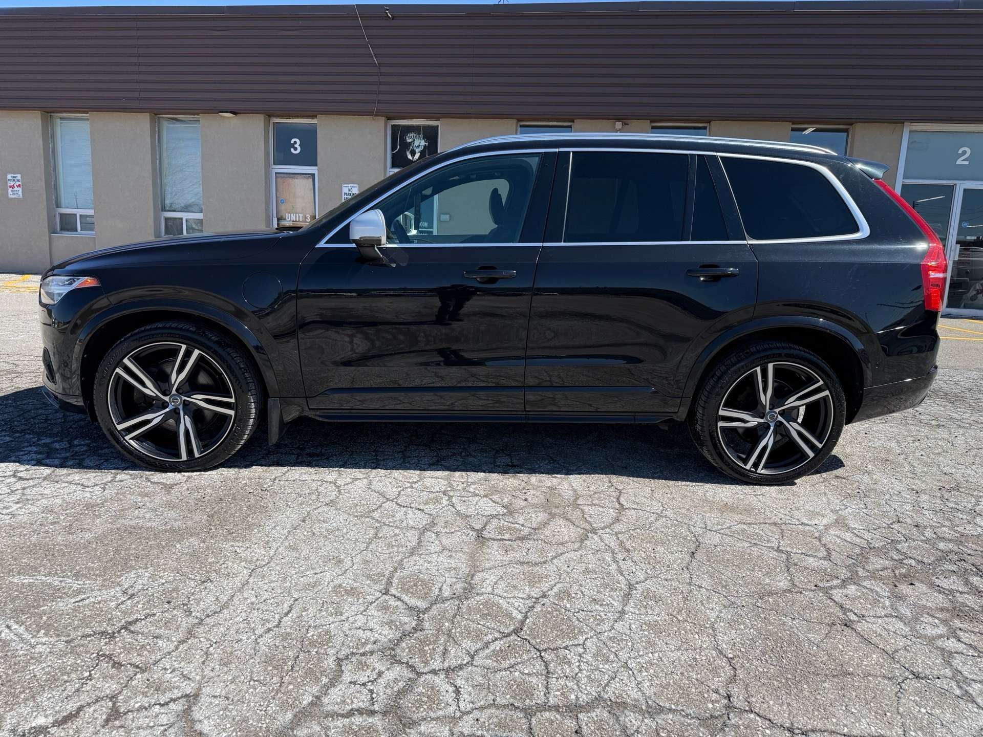 2017 Volvo XC90 AWD 5dr T8 R-Design Plug-in Hybrid Navigation/H.U. alt 2