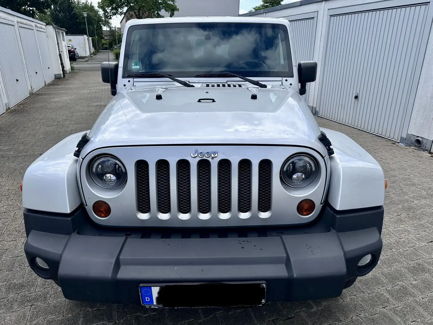 Jeep Wrangler Unlimited Hard-Top 2.8 CRD DPF Automatik Sahara Срібний - 1