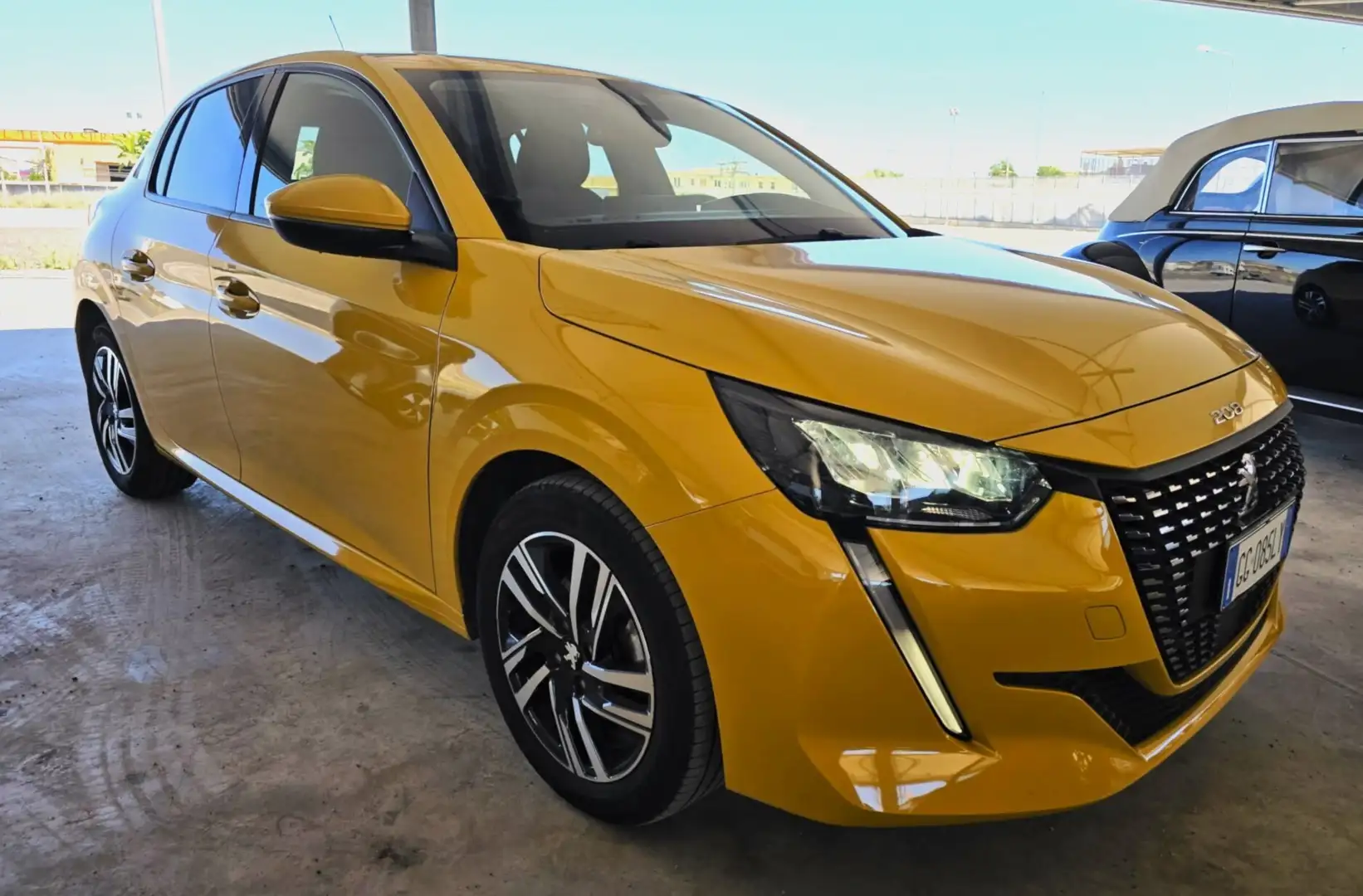 Peugeot 208 PureTech 100 Stop&Start 5 porte GT Jaune - 2