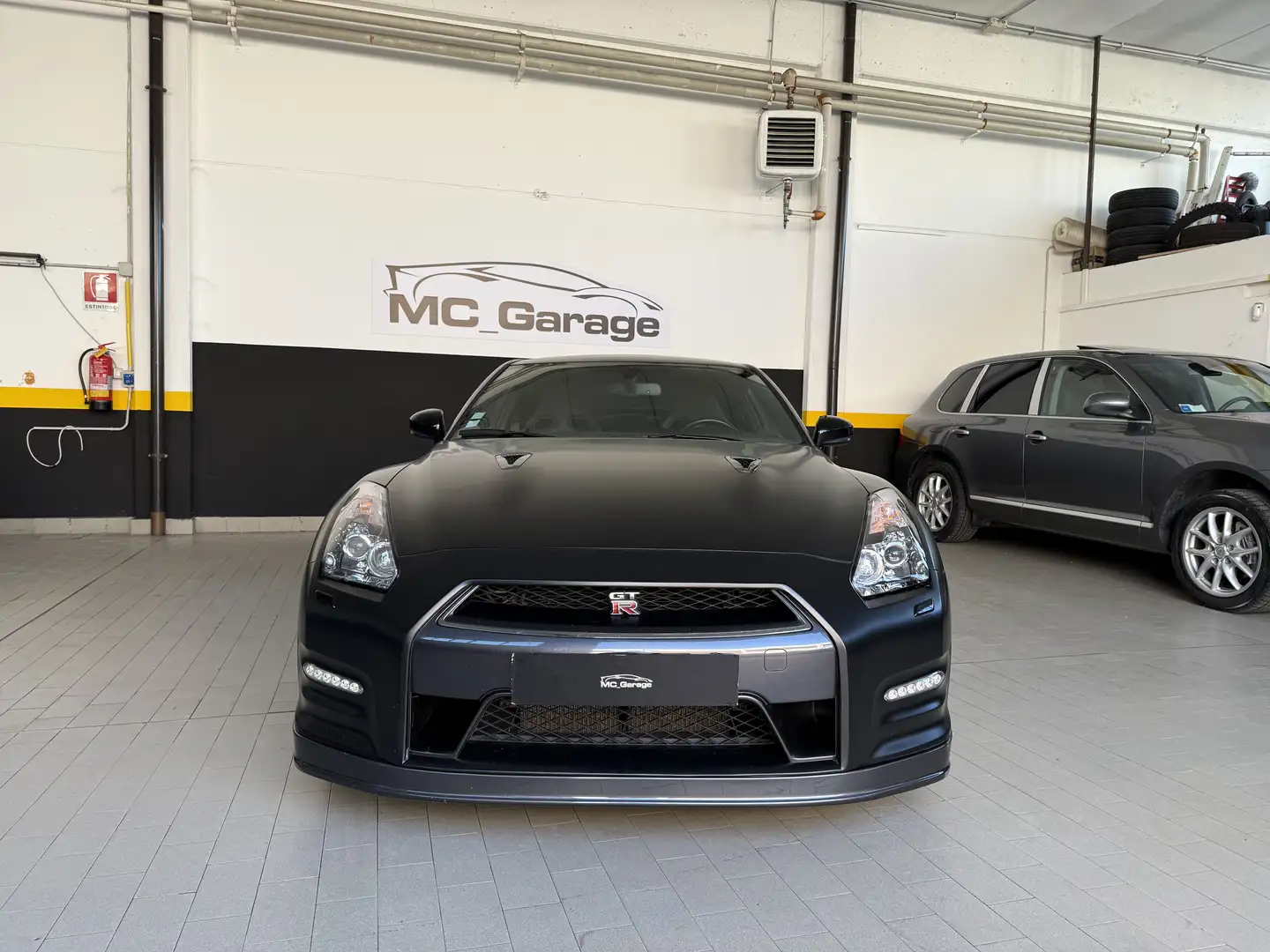 Nissan GT-R 3.8 V6 Black edition 550cv auto - 2