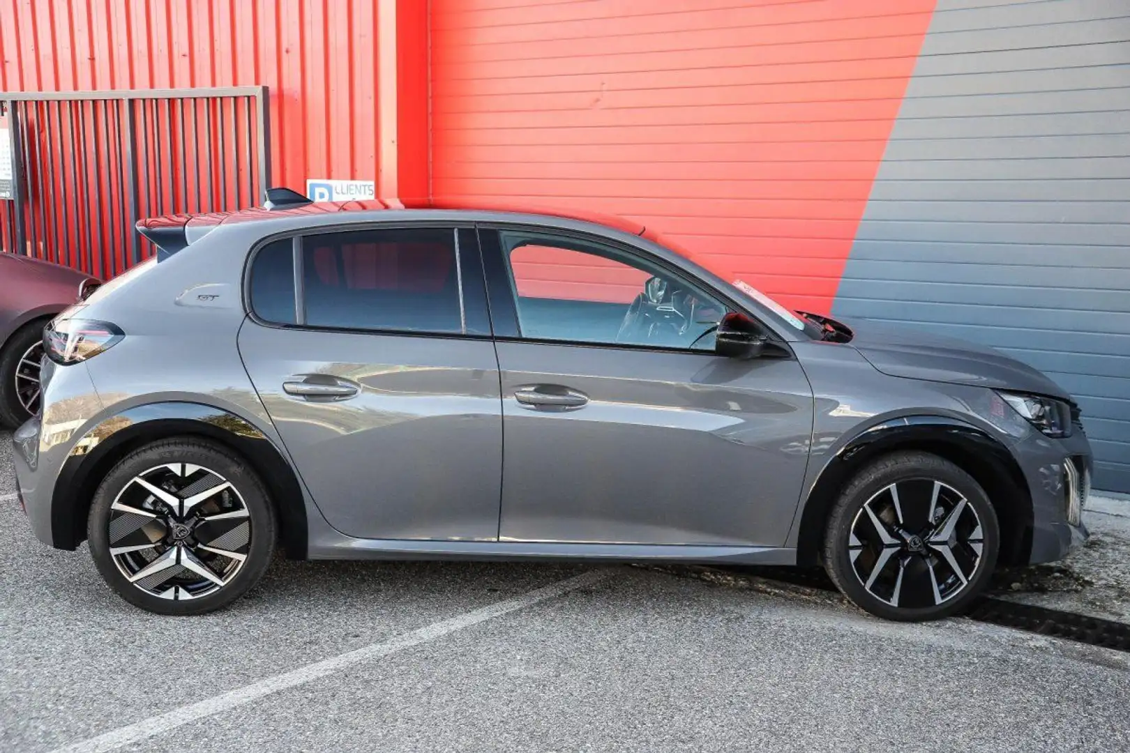 Peugeot 208 1.2i Hybrid 136 e-DCS6 GT CHAINE TOIT PANORAMIQUE CAMERA AVANT ET ARRIERE Gris - 2