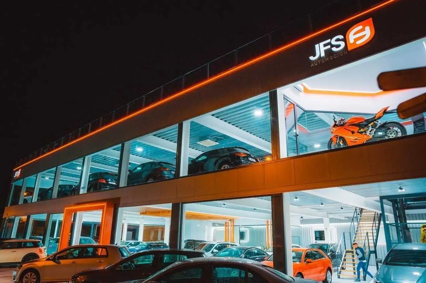 Volkswagen Tiguan 2.0TDI Advance 110kW (4.75) Gris - 2