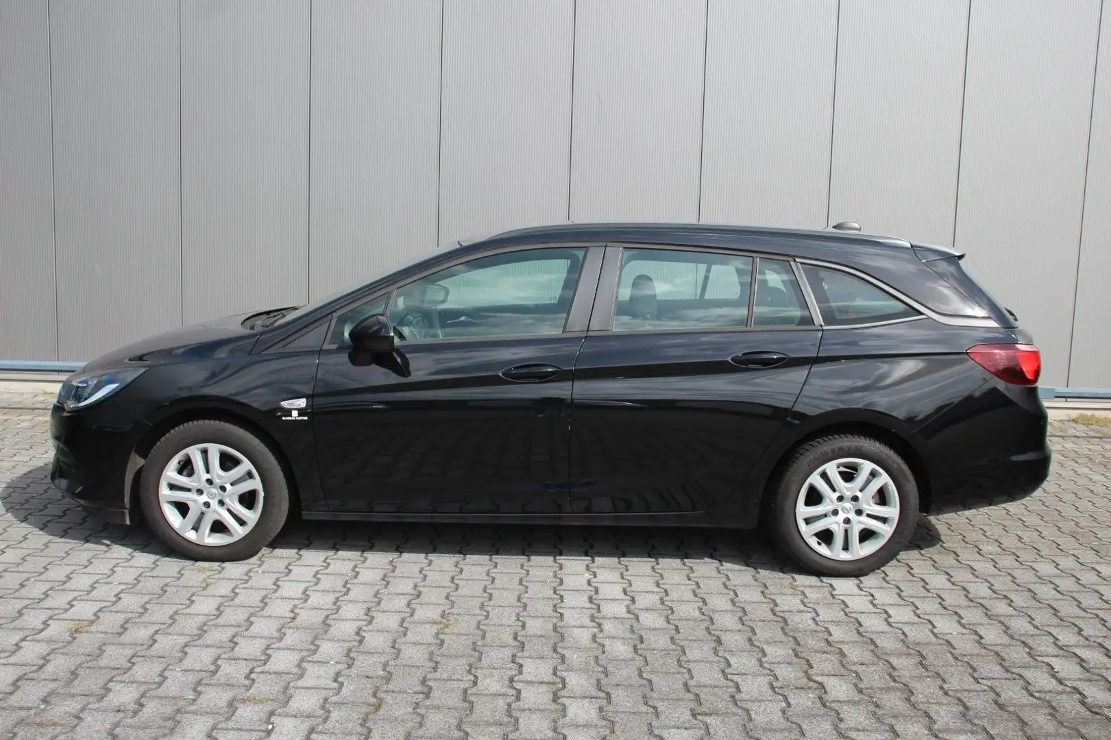 Opel Astra K Sports Tourer Edition Klima Navi Tempoma Schwarz - 2