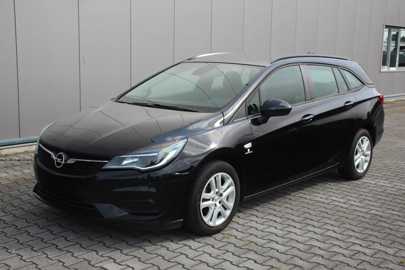 Opel Astra K Sports Tourer Edition Klima Navi Tempoma Schwarz - 1