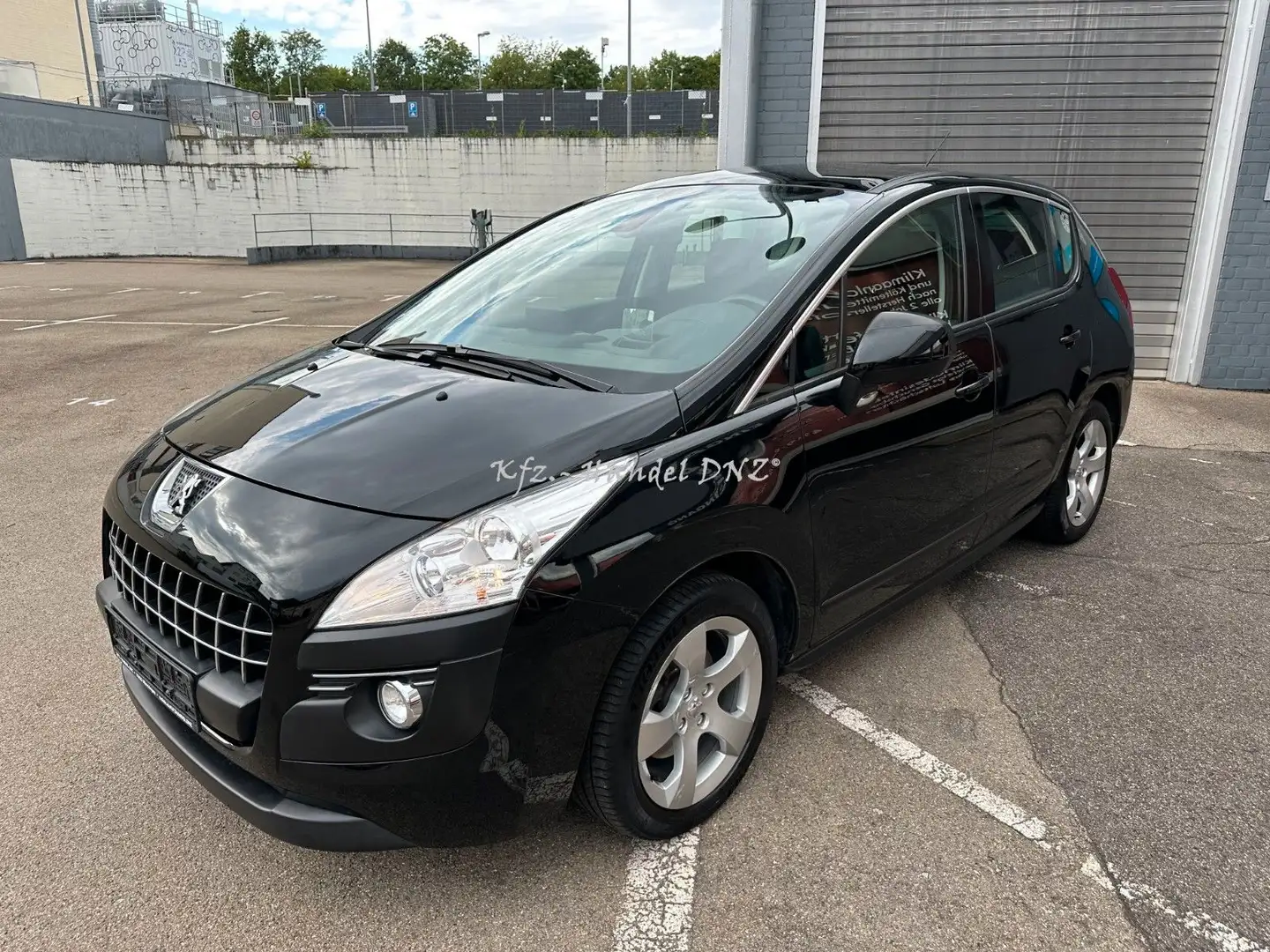 Peugeot 3008 2.0 HDi Premium *AUTOM*PANO*HEAD-UP*81TKM!* Noir - 1