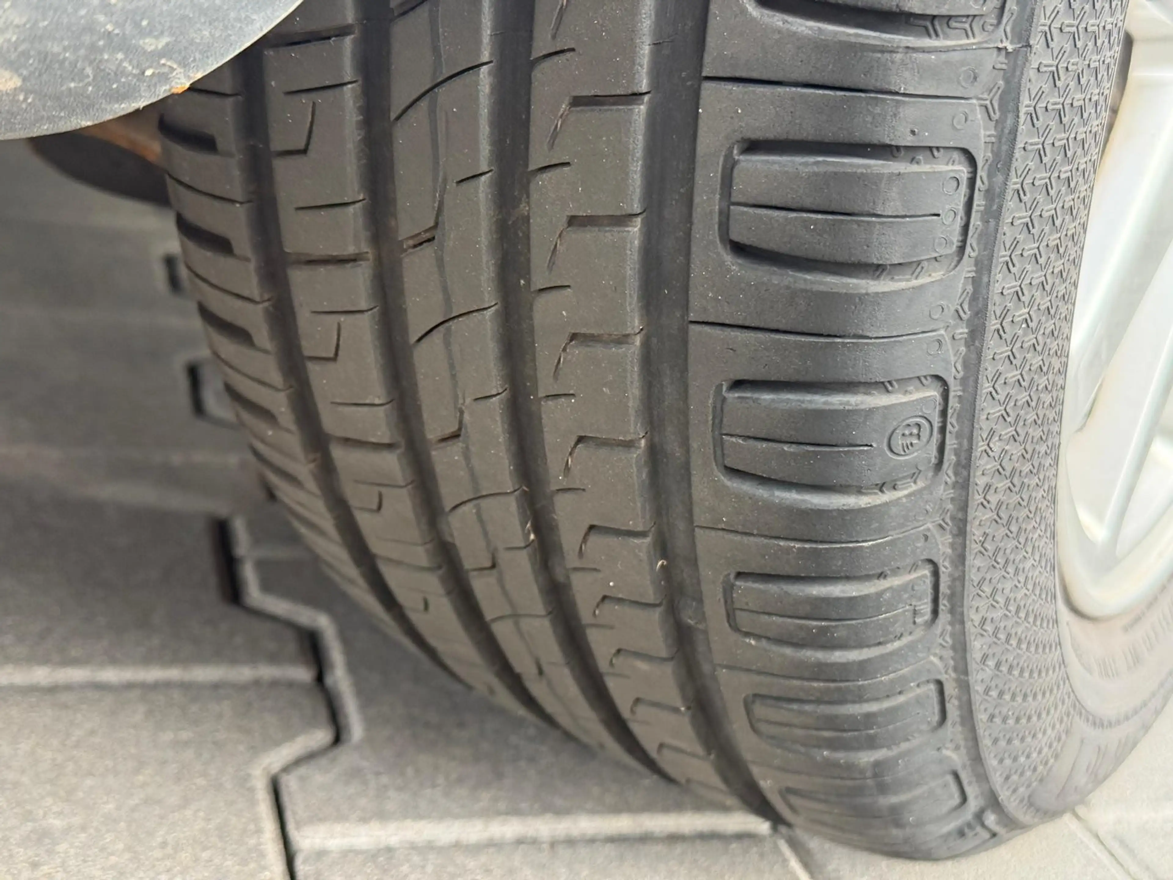 Volvo V50 2.4 Aut. KLIMAHU + Service NEU — photo 6
