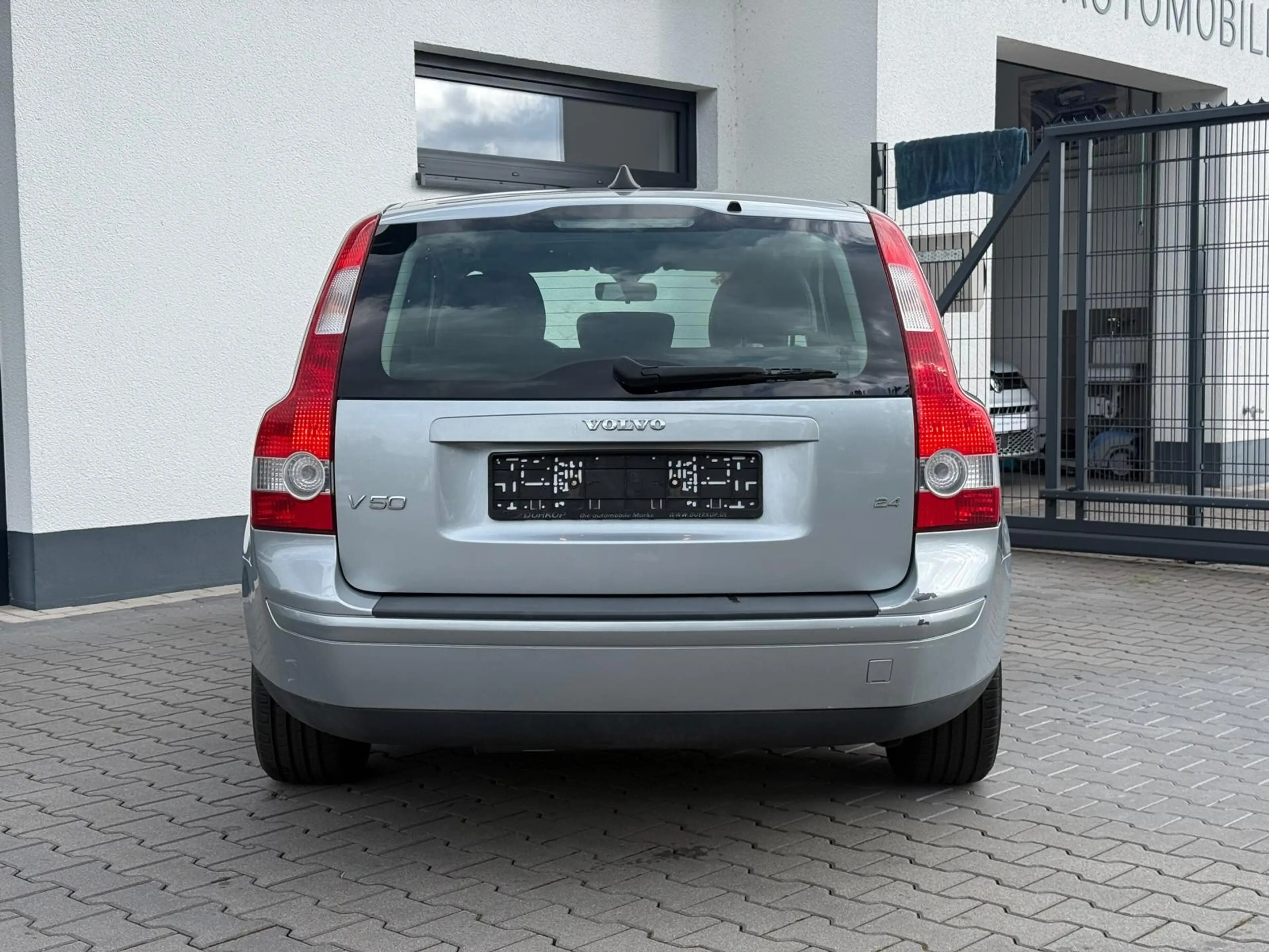 Volvo V50 2.4 Aut. KLIMAHU + Service NEU — photo 5