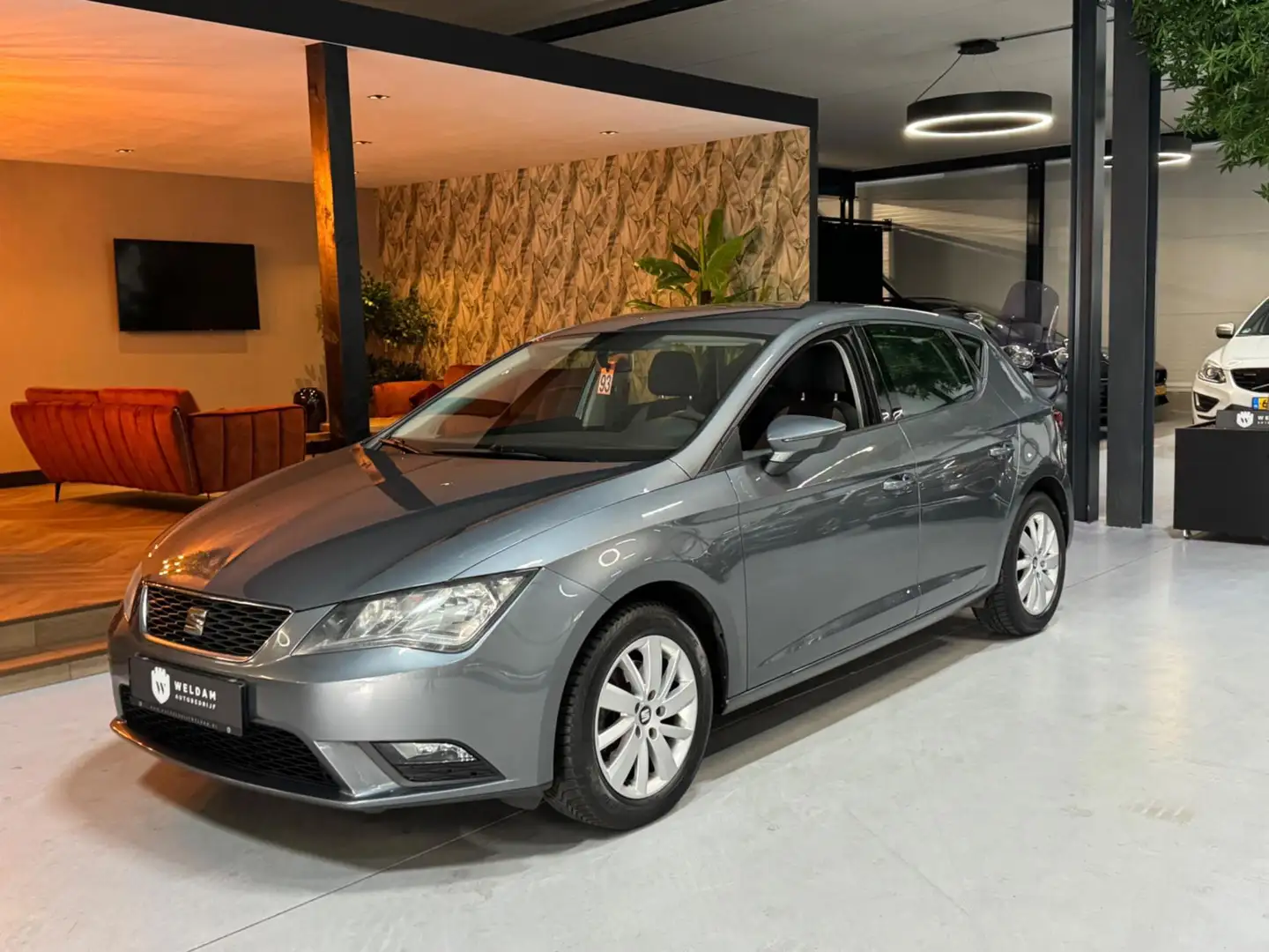 SEAT Leon 1.2 TSI Reference NAP Trekhaak Cruise Control Navi Grijs - 2