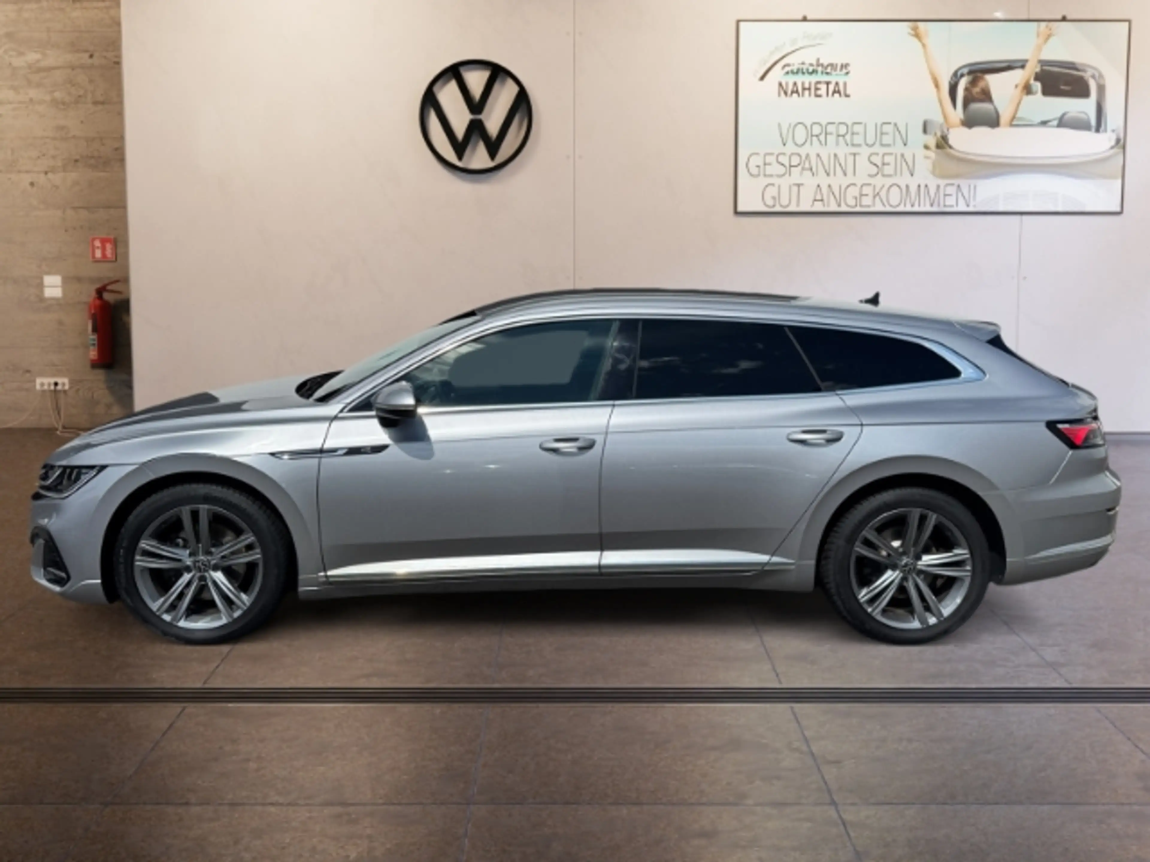 Volkswagen Arteon Shooting Brake 2.0TDI DSG R-Line IQ-LIGHT NAVI 18' — photo 3