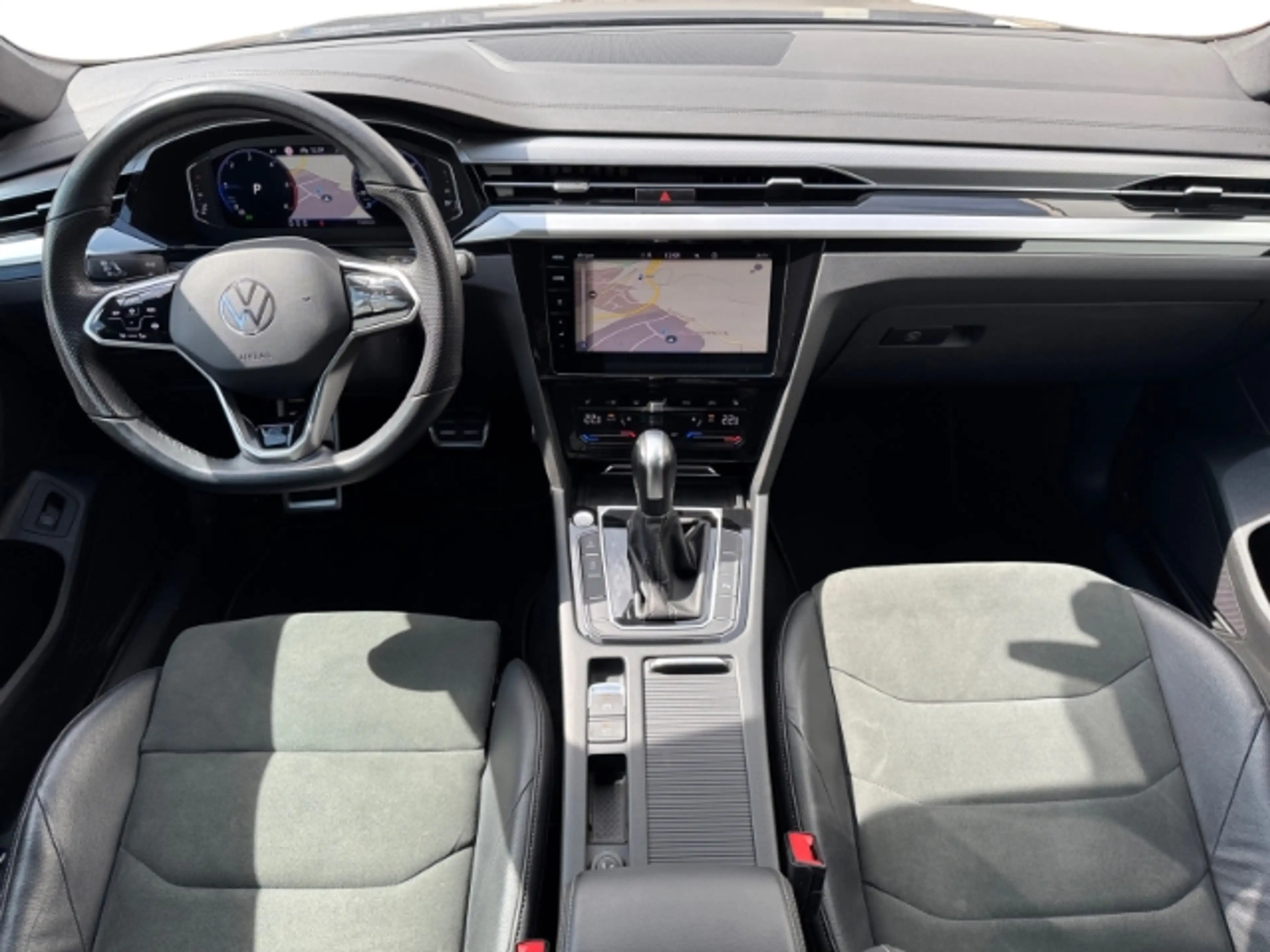 Volkswagen Arteon Shooting Brake 2.0TDI DSG R-Line IQ-LIGHT NAVI 18' — photo 15