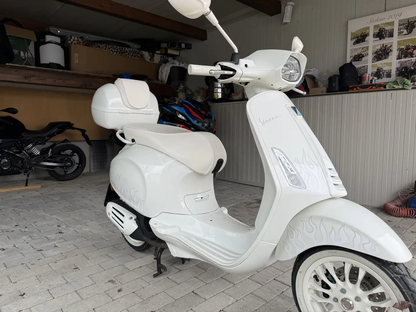 Piaggio Primavera vespa 125 sprint justin bieber Bianco - 1