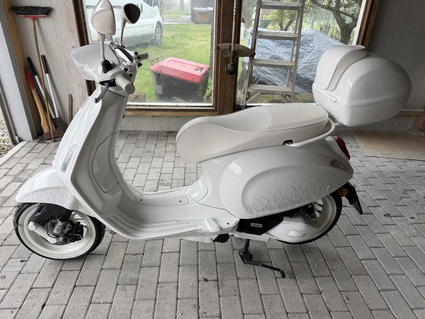 Piaggio Primavera vespa 125 sprint justin bieber Bianco - 2