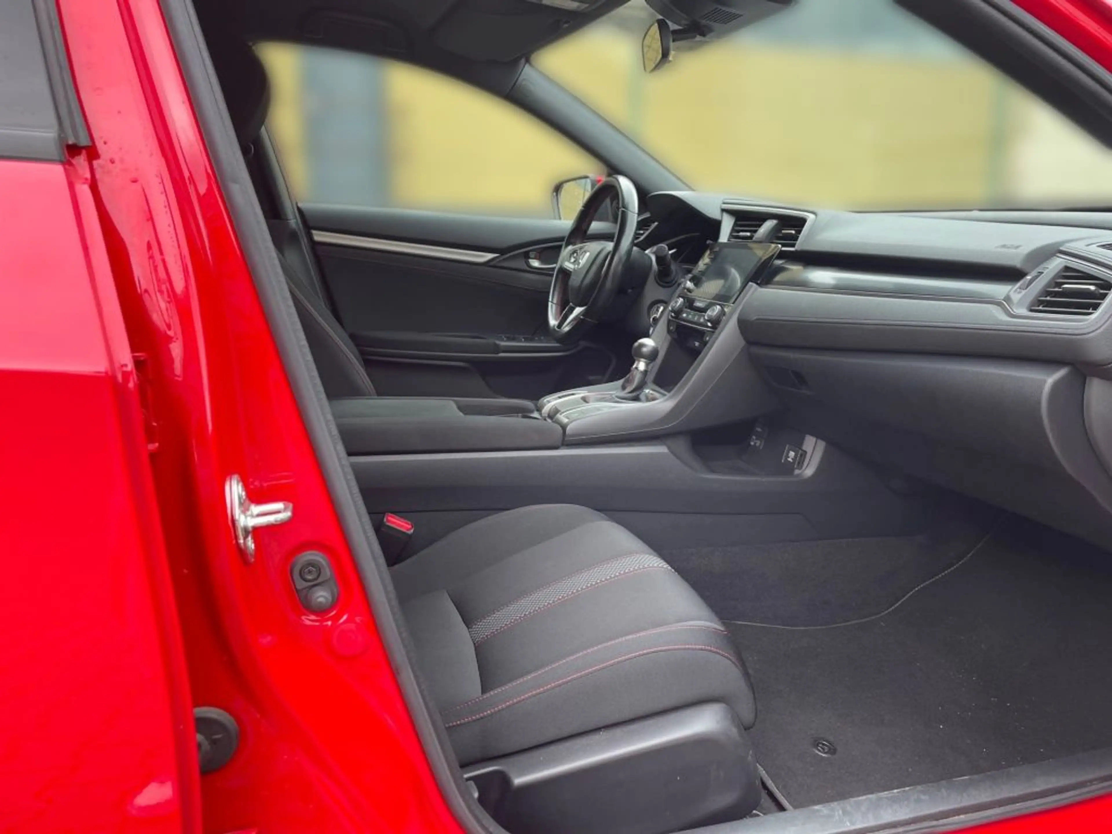 Honda Civic 1.0 i-VTEC Turbo Comfort Sport Line — photo 14