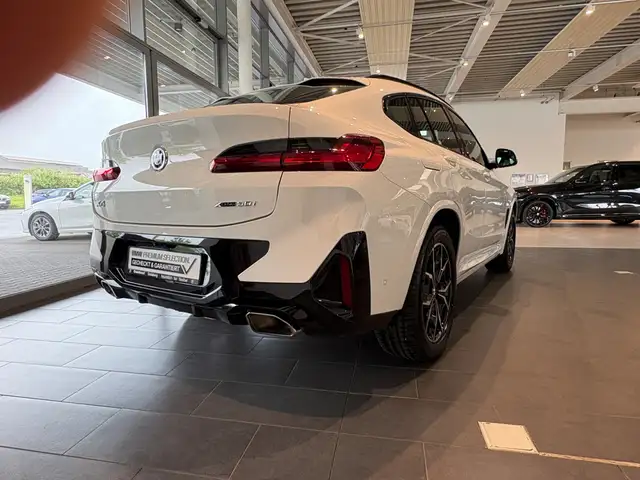 BMW X4 view 6