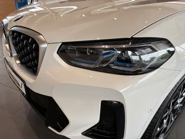 BMW X4 view 10