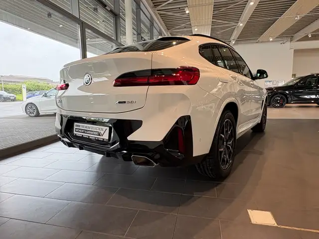 BMW X4 view 7