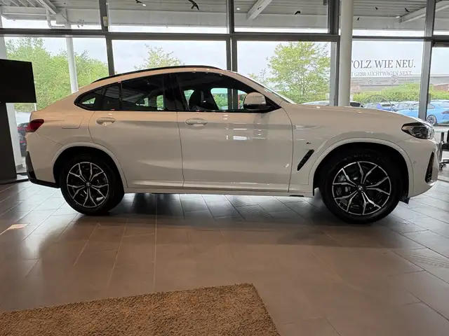 BMW X4 view 9
