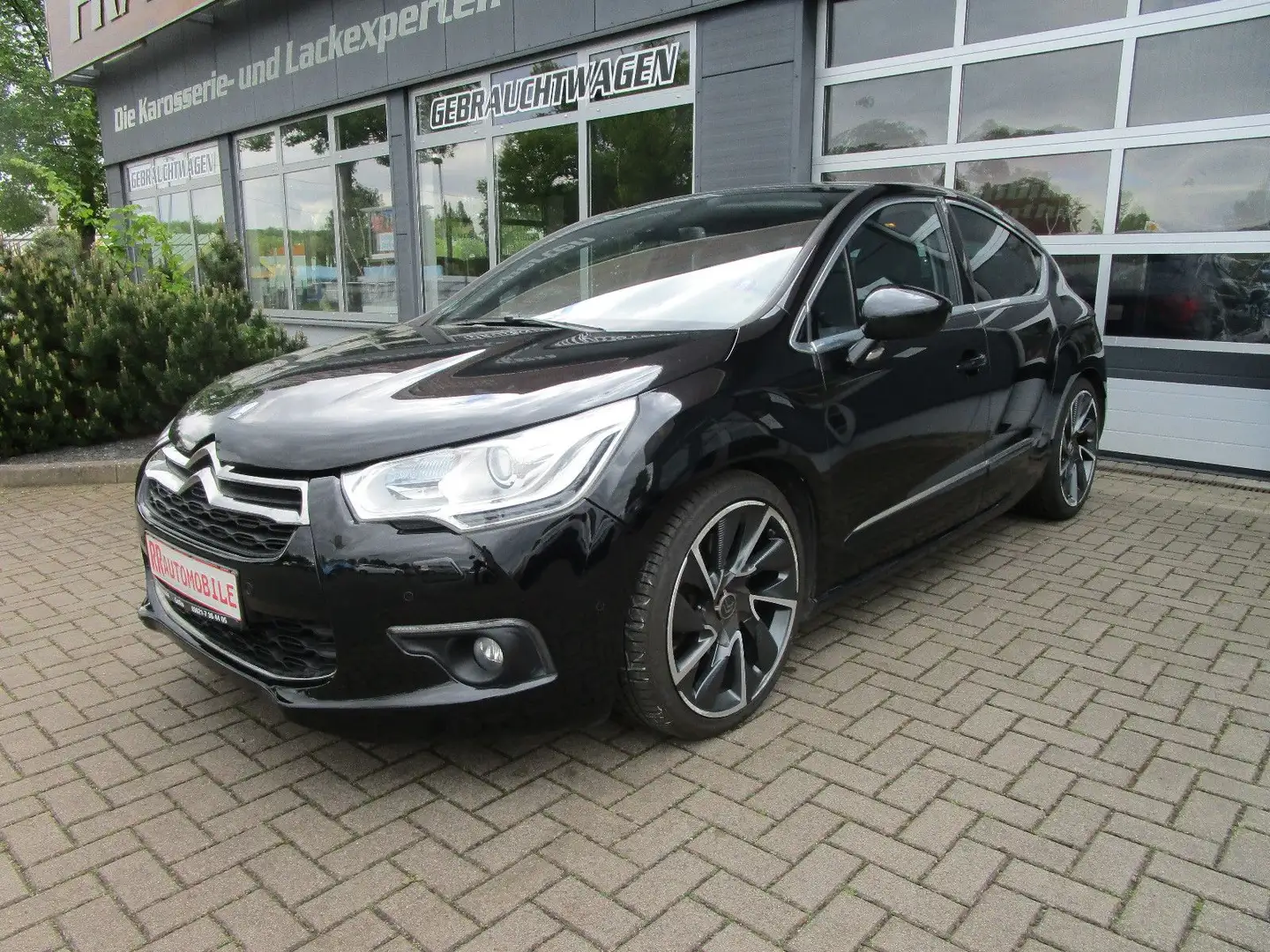 Citroen DS4 SportChic Schwarz - 1