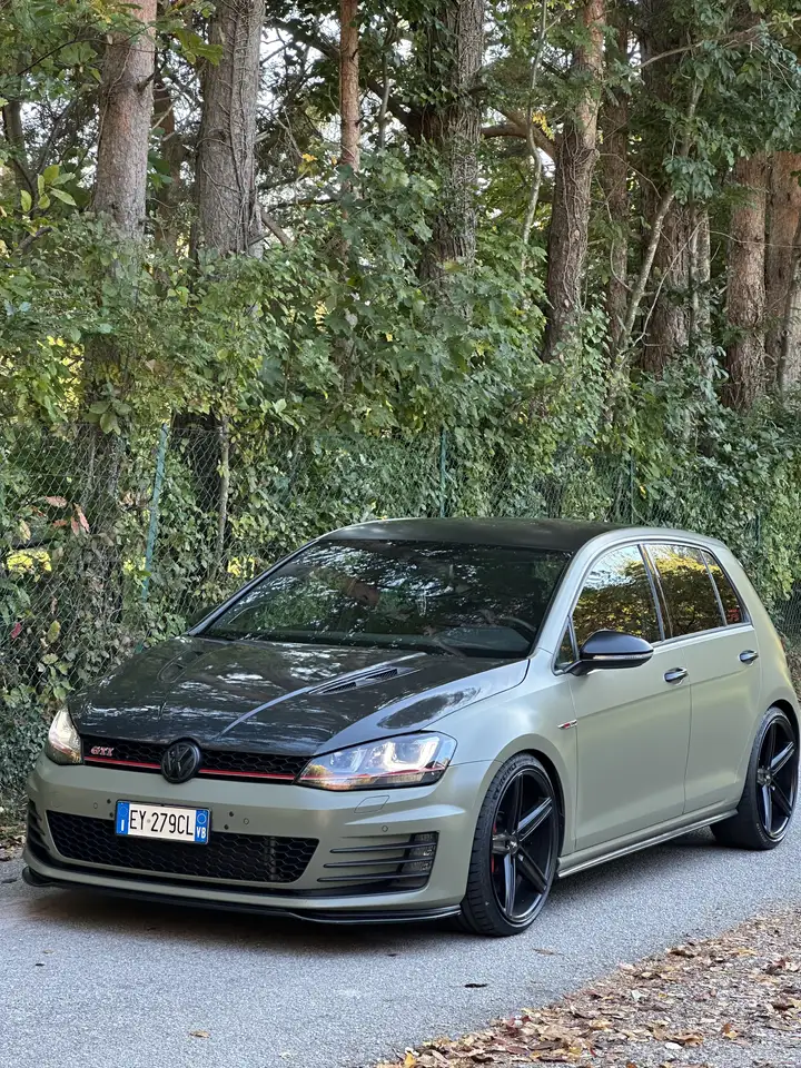 Volkswagen Golf GTI