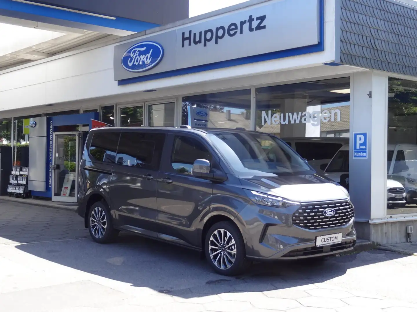 Ford Tourneo Custom Titanium-X L1 AWD AUT Pano AHK Grau - 1