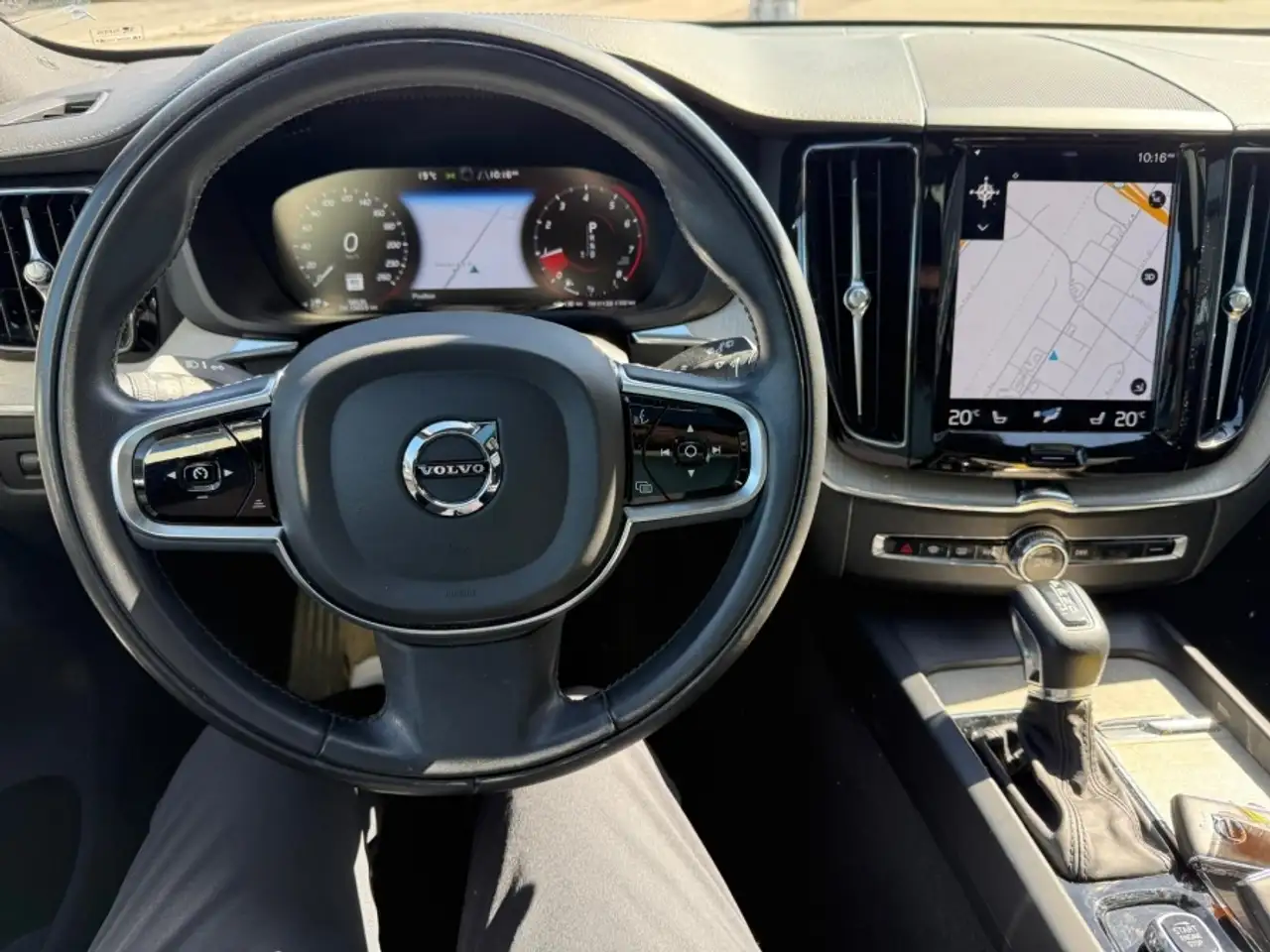 Volvo XC60 снимка Volvo XC60