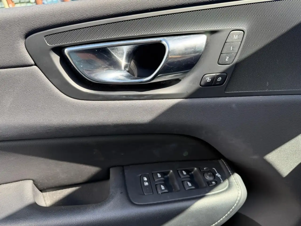 Volvo XC60 снимка Volvo XC60