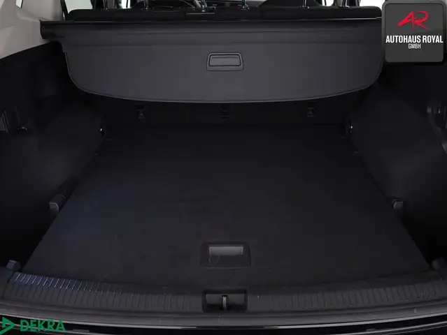 Volkswagen Tiguan Allspace view 14