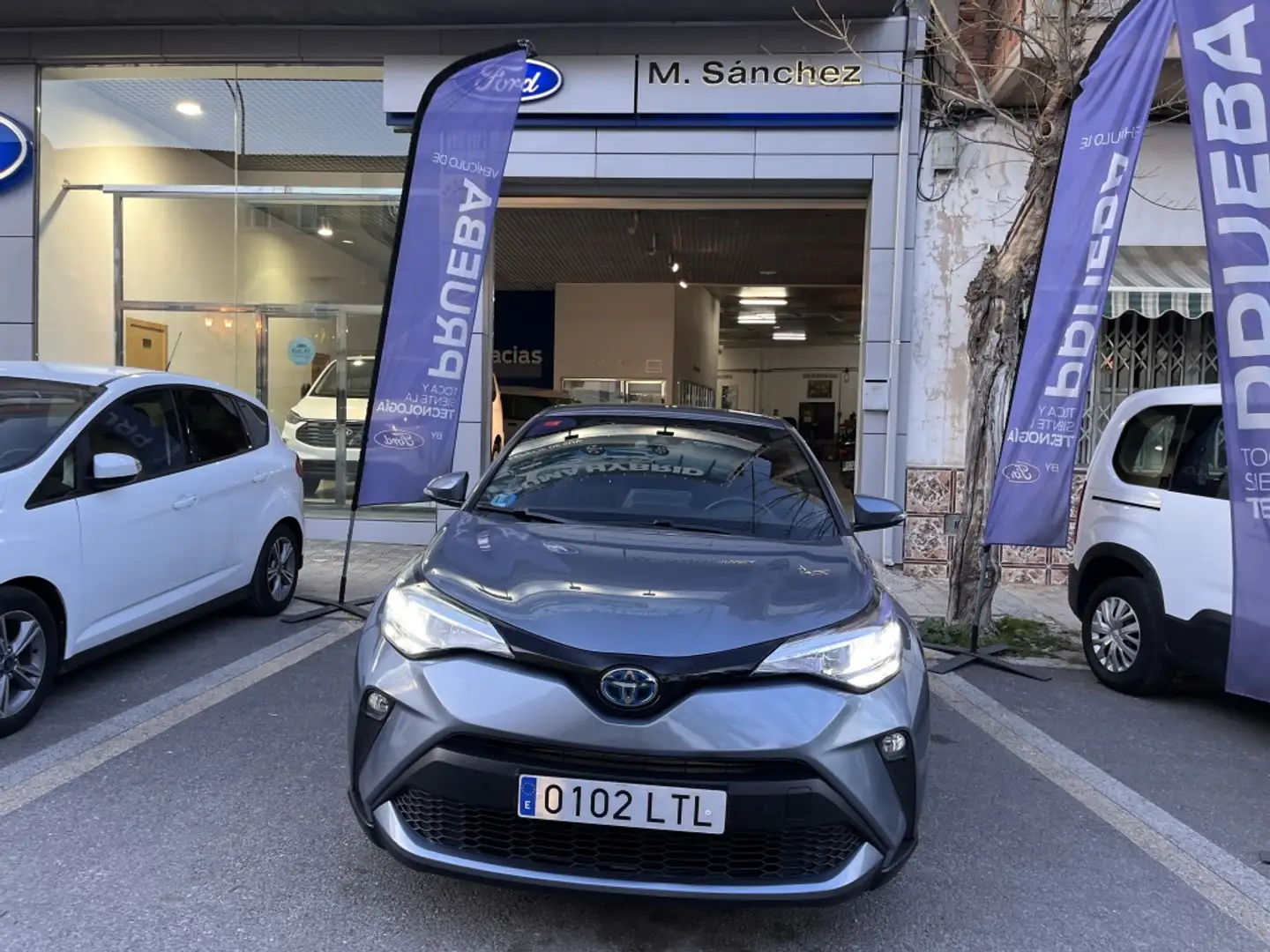 Toyota C-HR 125H Advance Gris - 2