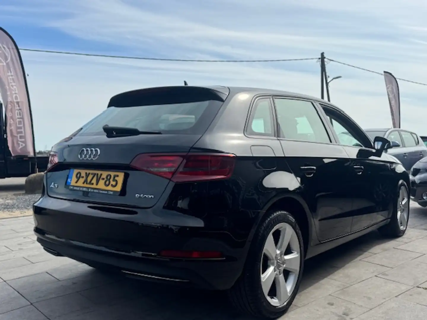 Audi A3 Sportback 1.4 TFSI Attraction Pro Line g-tron Auto Zwart - 2