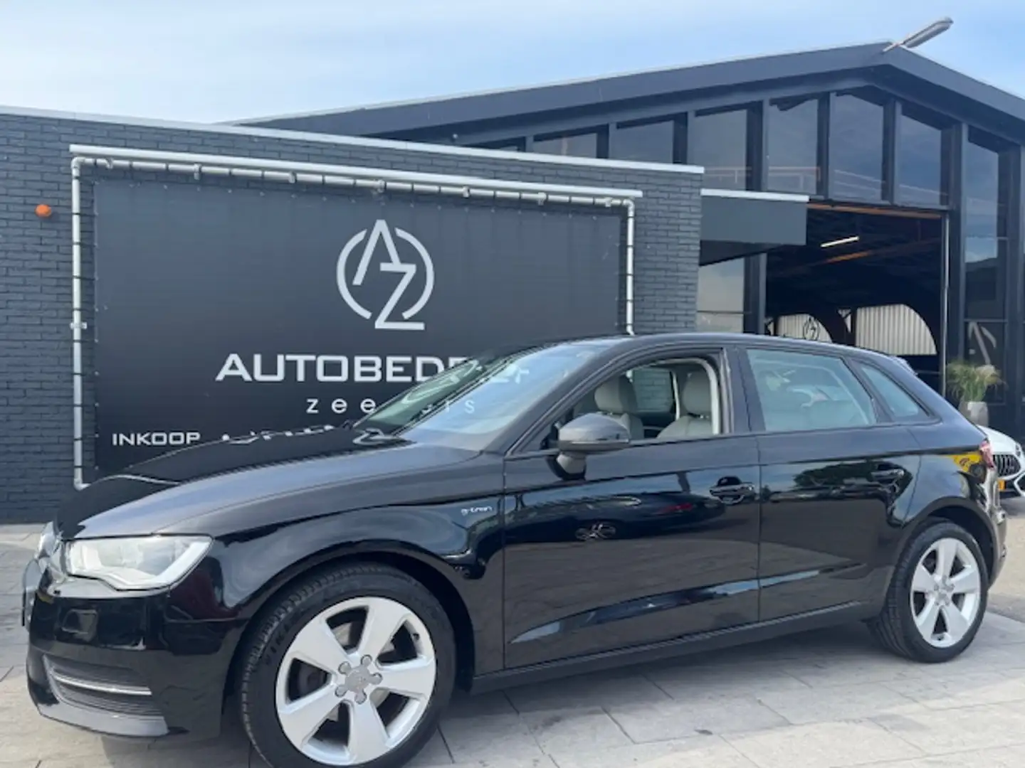 Audi A3 Sportback 1.4 TFSI Attraction Pro Line g-tron Auto Zwart - 1