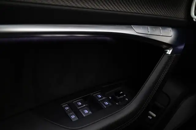 Audi RS6 Avant view 19