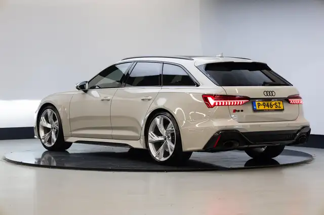 Audi RS6 Avant view 2