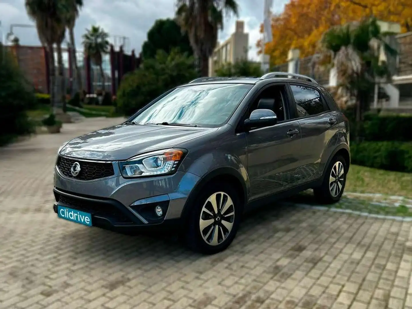 SsangYong Korando D20T Limited 4x4 Aut. Gris - 2