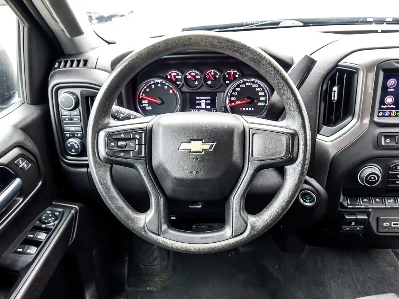 Chevrolet Silverado 1500 снимка Chevrolet Silverado 1500
