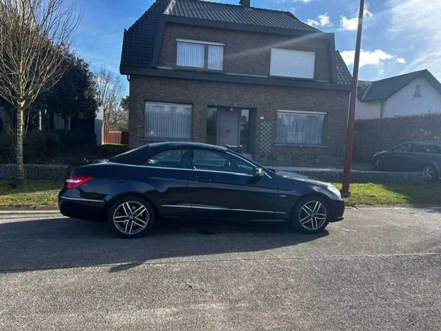 Mercedes-Benz E 200 E 200 CGI Cabrio BlueEFFICIENCY Automatik Elegance Blauw - 2