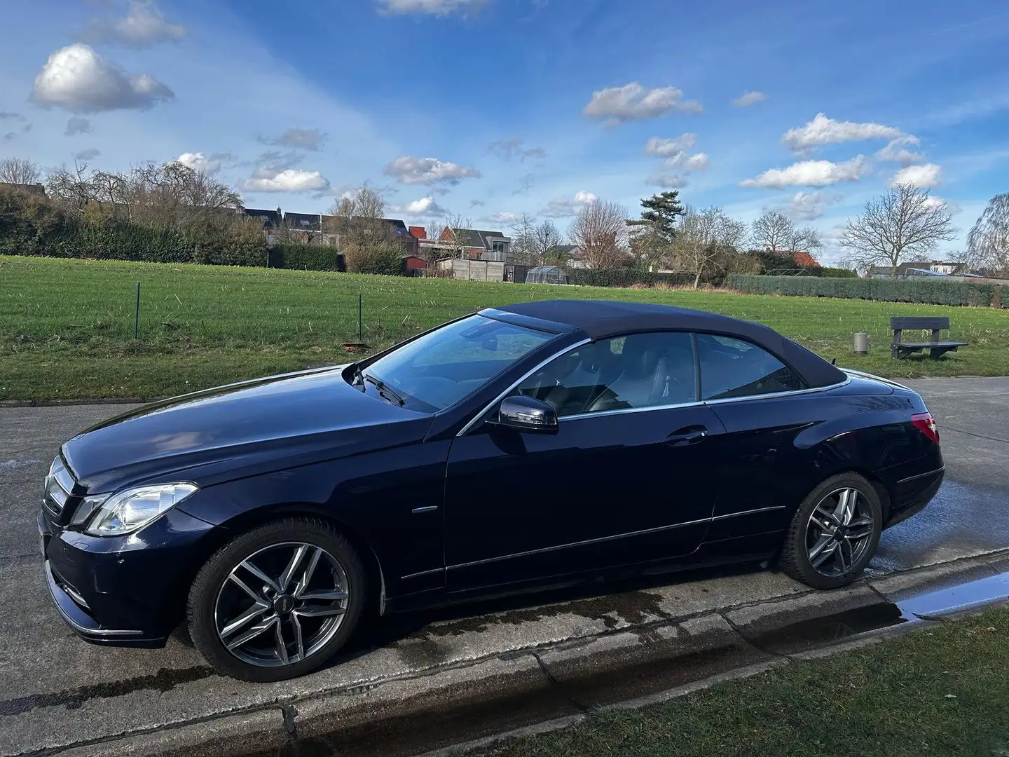 Mercedes-Benz E 200 E 200 CGI Cabrio BlueEFFICIENCY Automatik Elegance Blauw - 1