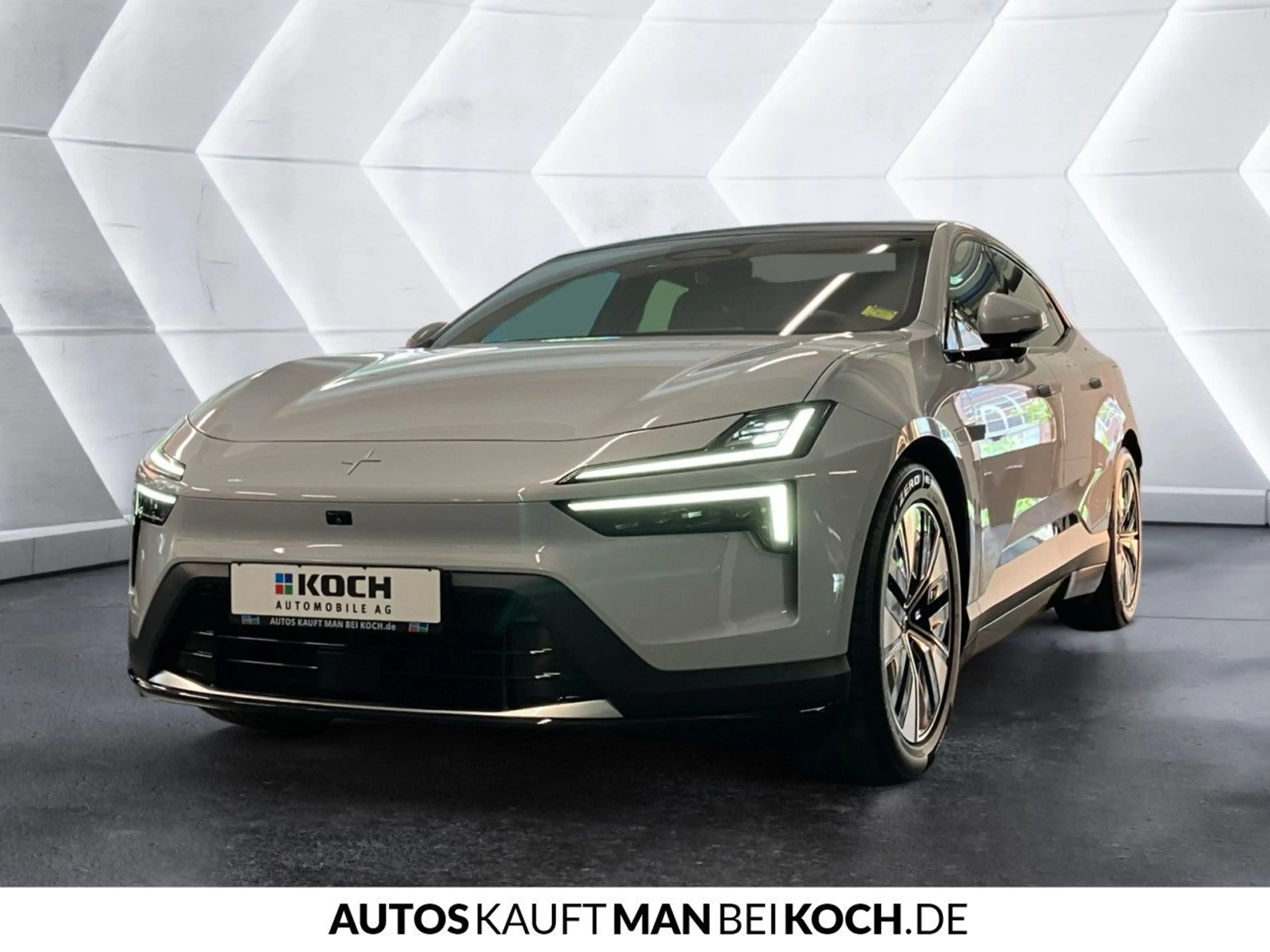 Polestar 4 Long Range Single PLUS BLIS HUD HK PANO GOOGLE — photo 3
